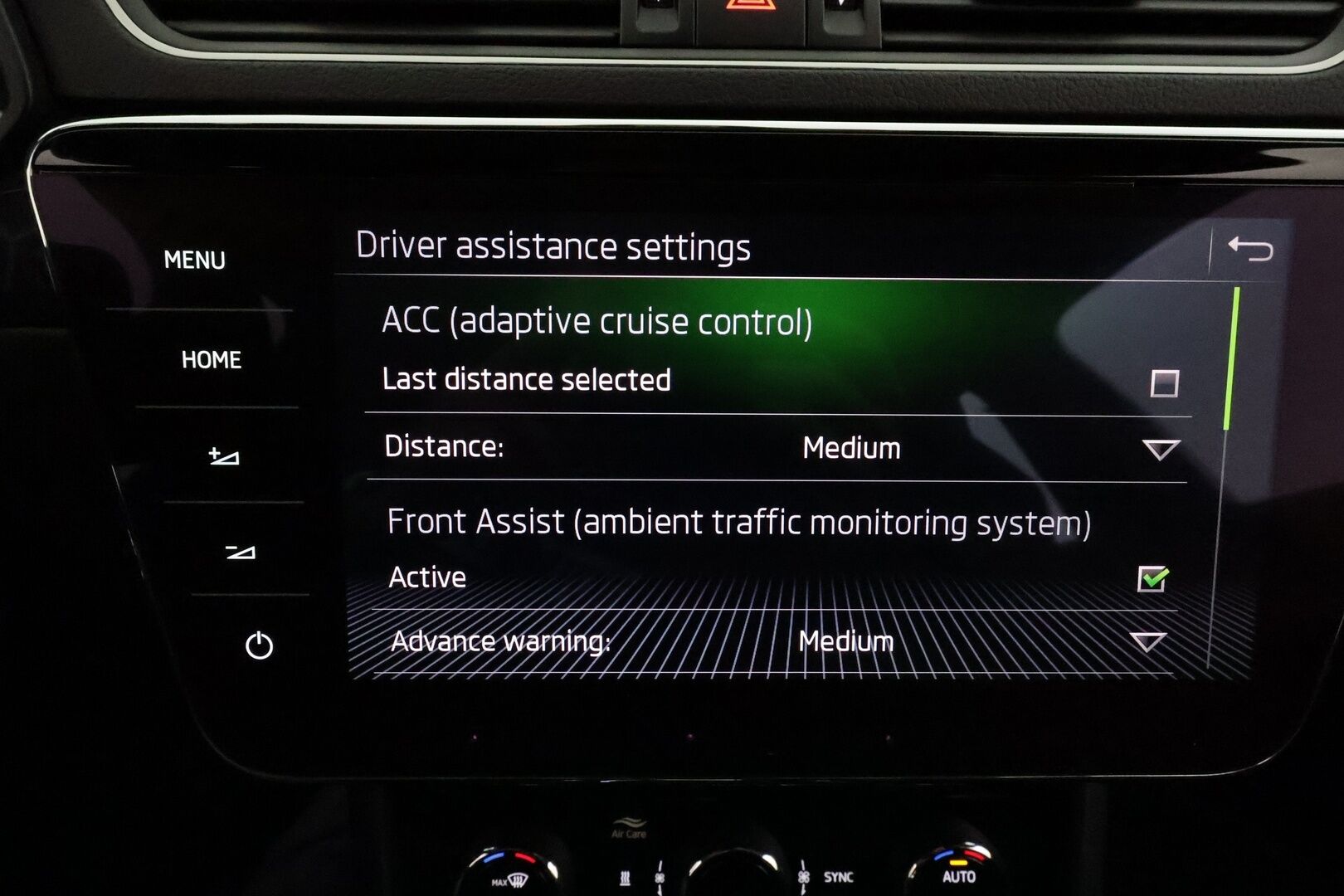 Skoda Superb 2018 1,8 TSI 180hv Sportline DSG Autom. **ACC / P.kamera / Webasto / Navi / Muistipenkki / Sporttipenkit / Koukku / Canton** - Kahdet renkaat aluvanteilla