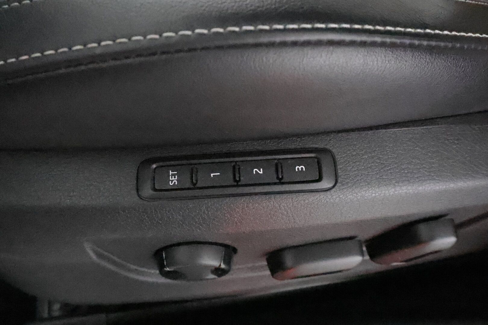 Skoda Superb 2018 1,8 TSI 180hv Sportline DSG Autom. **ACC / P.kamera / Webasto / Navi / Muistipenkki / Sporttipenkit / Koukku / Canton** - Kahdet renkaat aluvanteilla