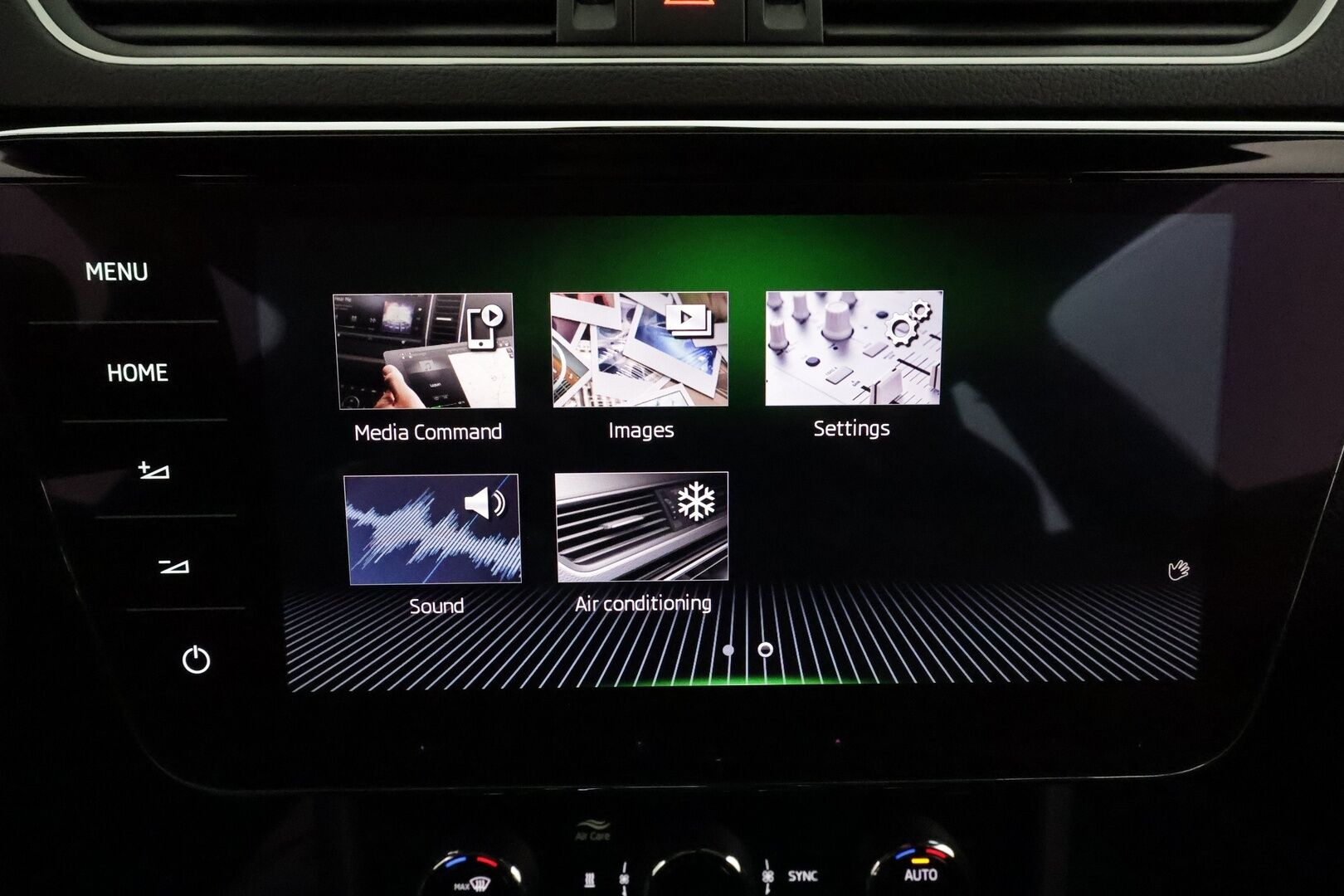 Skoda Superb 2018 1,8 TSI 180hv Sportline DSG Autom. **ACC / P.kamera / Webasto / Navi / Muistipenkki / Sporttipenkit / Koukku / Canton** - Kahdet renkaat aluvanteilla