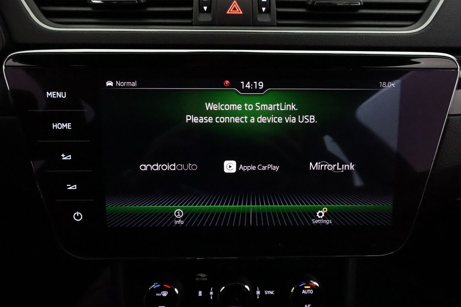 Skoda Superb 2018 1,8 TSI 180hv Sportline DSG Autom. **ACC / P.kamera / Webasto / Navi / Muistipenkki / Sporttipenkit / Koukku / Canton** - Kahdet renkaat aluvanteilla