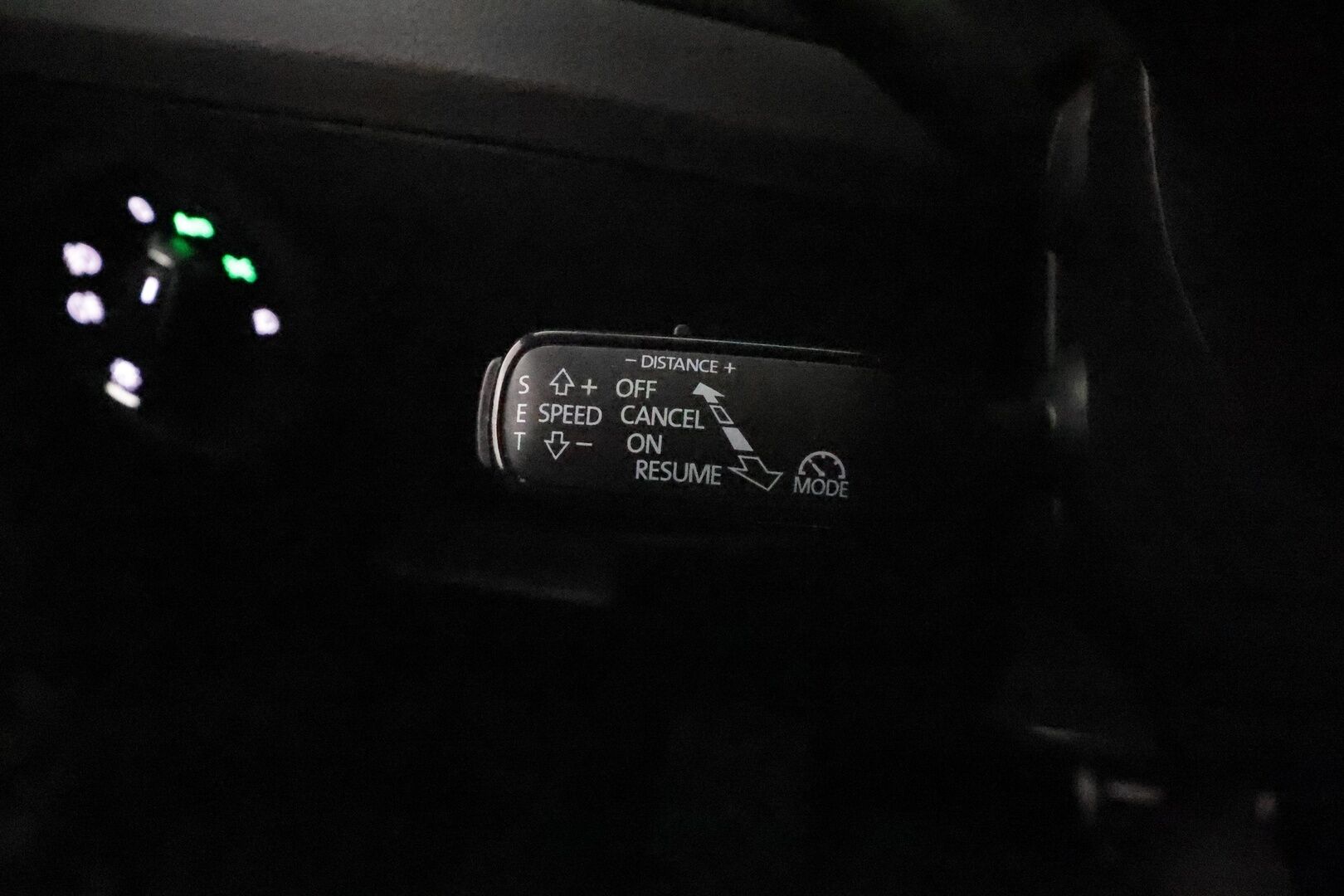 Skoda Superb 2018 1,8 TSI 180hv Sportline DSG Autom. **ACC / P.kamera / Webasto / Navi / Muistipenkki / Sporttipenkit / Koukku / Canton** - Kahdet renkaat aluvanteilla