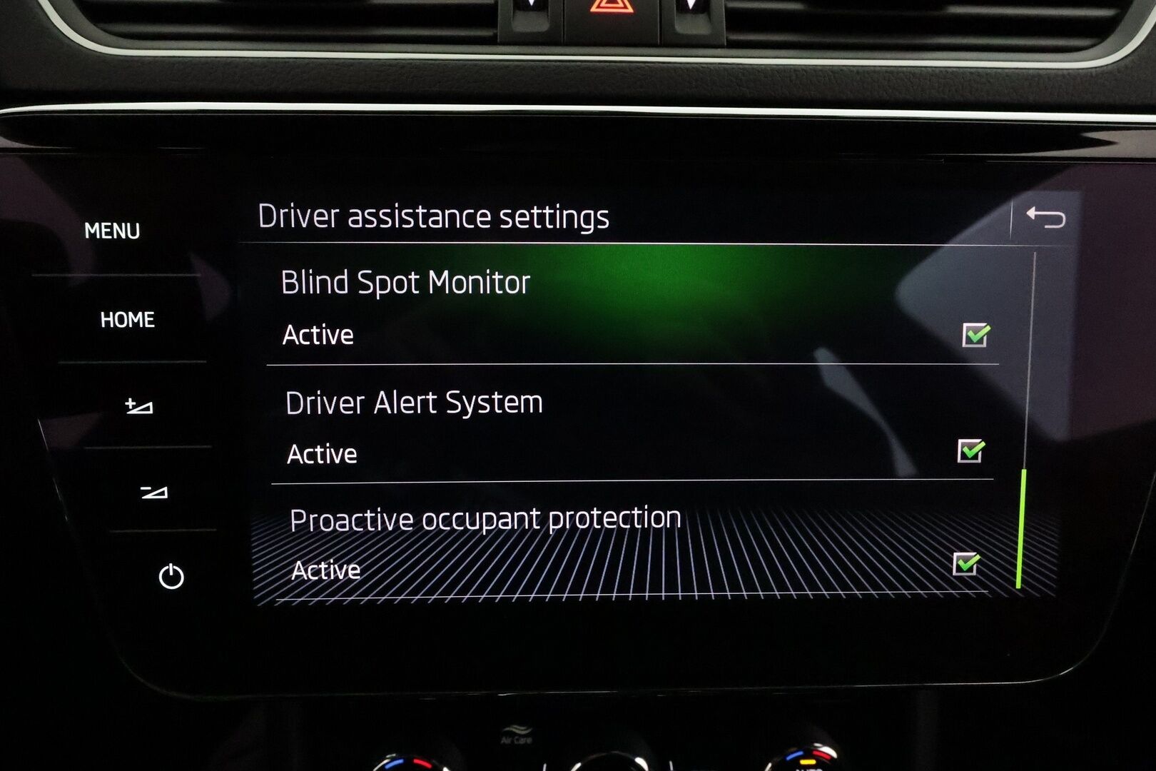 Skoda Superb 2018 1,8 TSI SportLine DSG Autom. - Webasto / Adapt.Vakkari / Canton Premium Sound / Peruutuskamera / Nahka-Alcantara Muistipenkki / Vetokoukku / Huippuvarusteet!