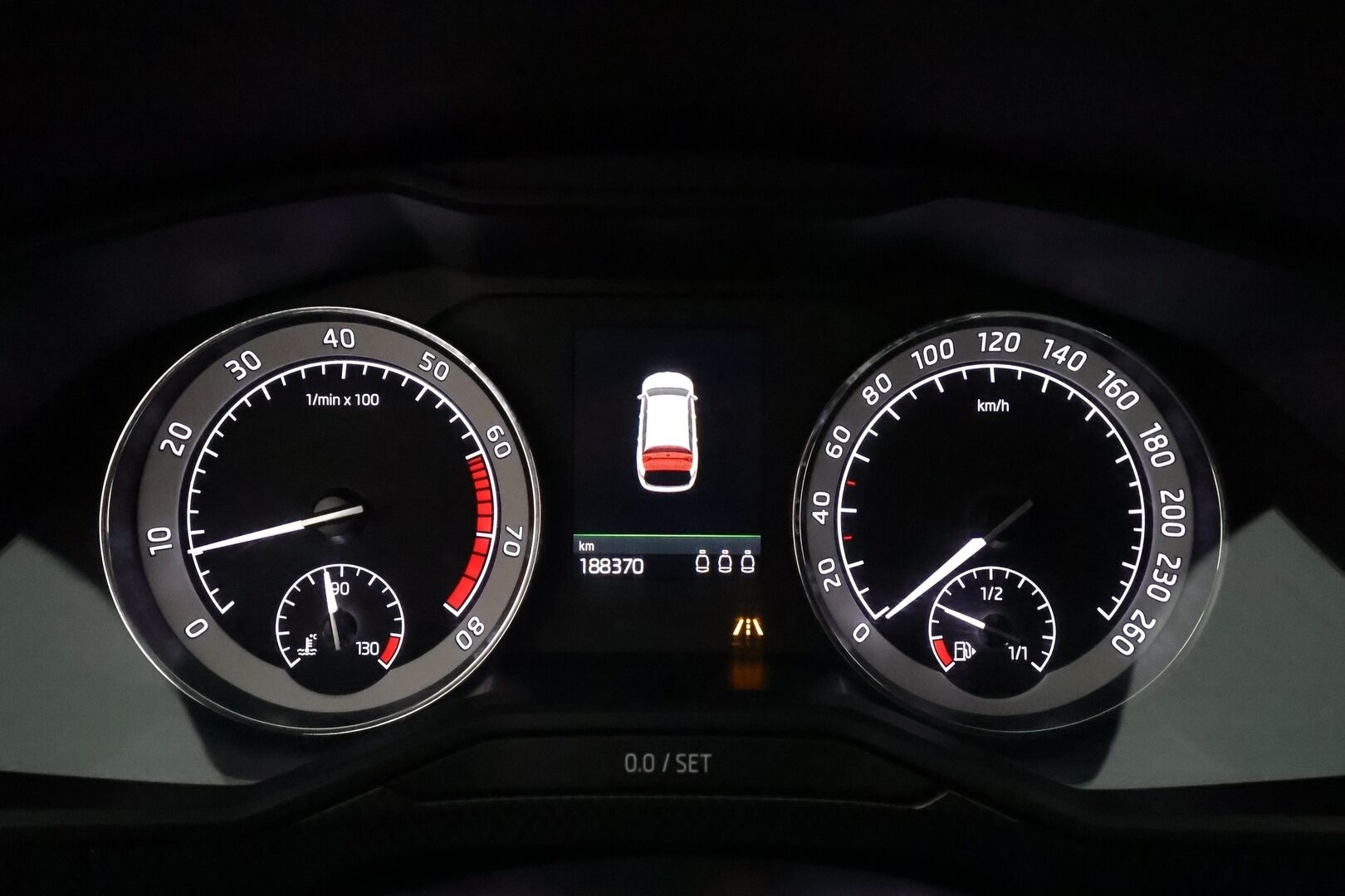 Skoda Superb 2018 1,8 TSI 180hv Sportline DSG Autom. **ACC / P.kamera / Webasto / Navi / Muistipenkki / Sporttipenkit / Koukku / Canton** - Kahdet renkaat aluvanteilla