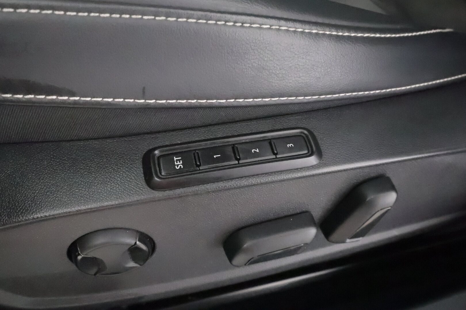 Seat Leon Sportstourer 2022 1,4 PHEV 204 eHybrid Xcellence DSG - | ACC | LED | Kamera | Navi | Apple&Android | Kaistavahti | Keyless | Akku kuntotarkastettu | Kahdet Seatin vanteet | Merkkihuollottu | 1-om Suomi-auto