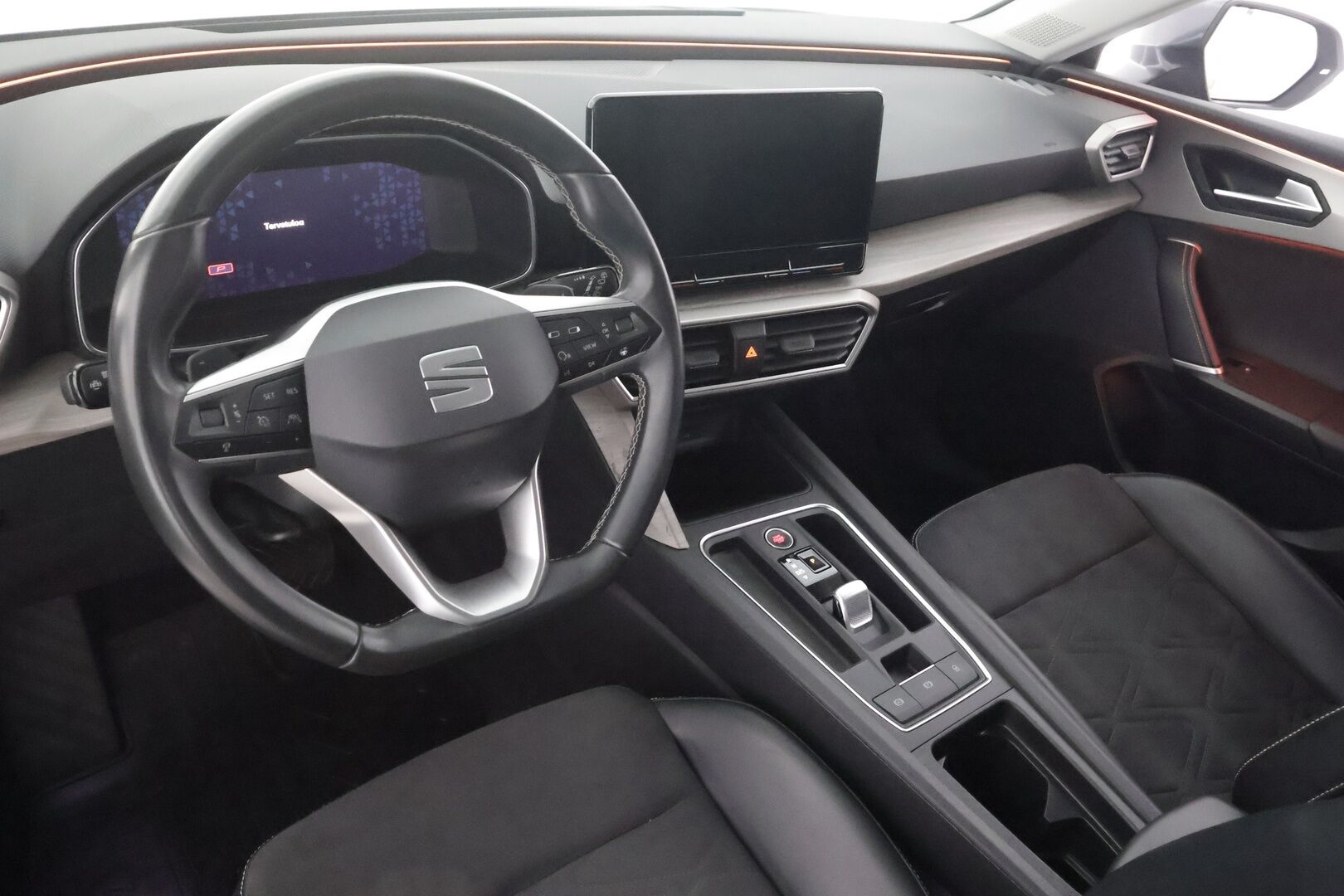 Seat Leon Sportstourer 2022 1,4 PHEV 204 eHybrid Xcellence DSG - | ACC | LED | Kamera | Navi | Apple&Android | Kaistavahti | Keyless | Akku kuntotarkastettu | Kahdet Seatin vanteet | Merkkihuollottu | 1-om Suomi-auto