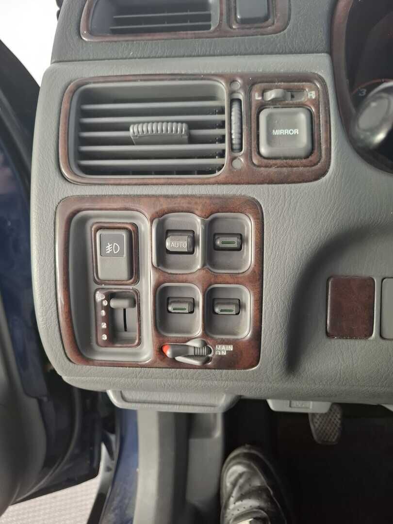 Honda CR-V 2000 2,0i ES - HUUTOKAUPAT.COM