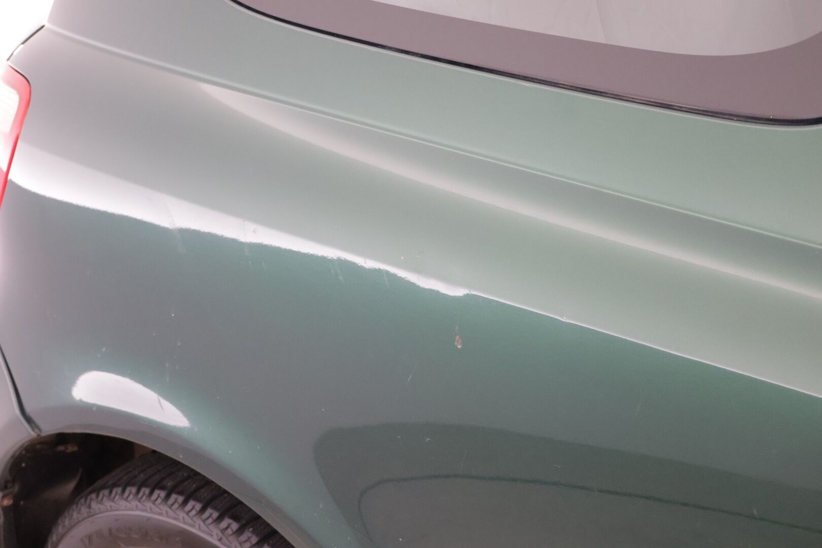Toyota Yaris 2001 2D YARIS HATCHBACK 1.3-NCP10L-AGMNKW/237 - Myydään huutokaupat.com! | Uudehkot renkaat | Tuore leima | Varma ajokki! 