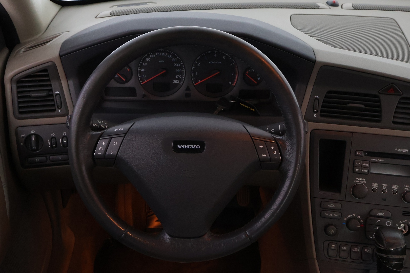 Volvo S60 2001 S60 SEDAN 2.4 TURBO AUTOMATIC *-YritysOutlet - Myydään vain yrityksille* - *Vetokoukku / Vakkari / Nahkasisusta / 2x-renkaat / Katsastus 07/2026!* -YritysOutlet - Myydään vain yrityksille