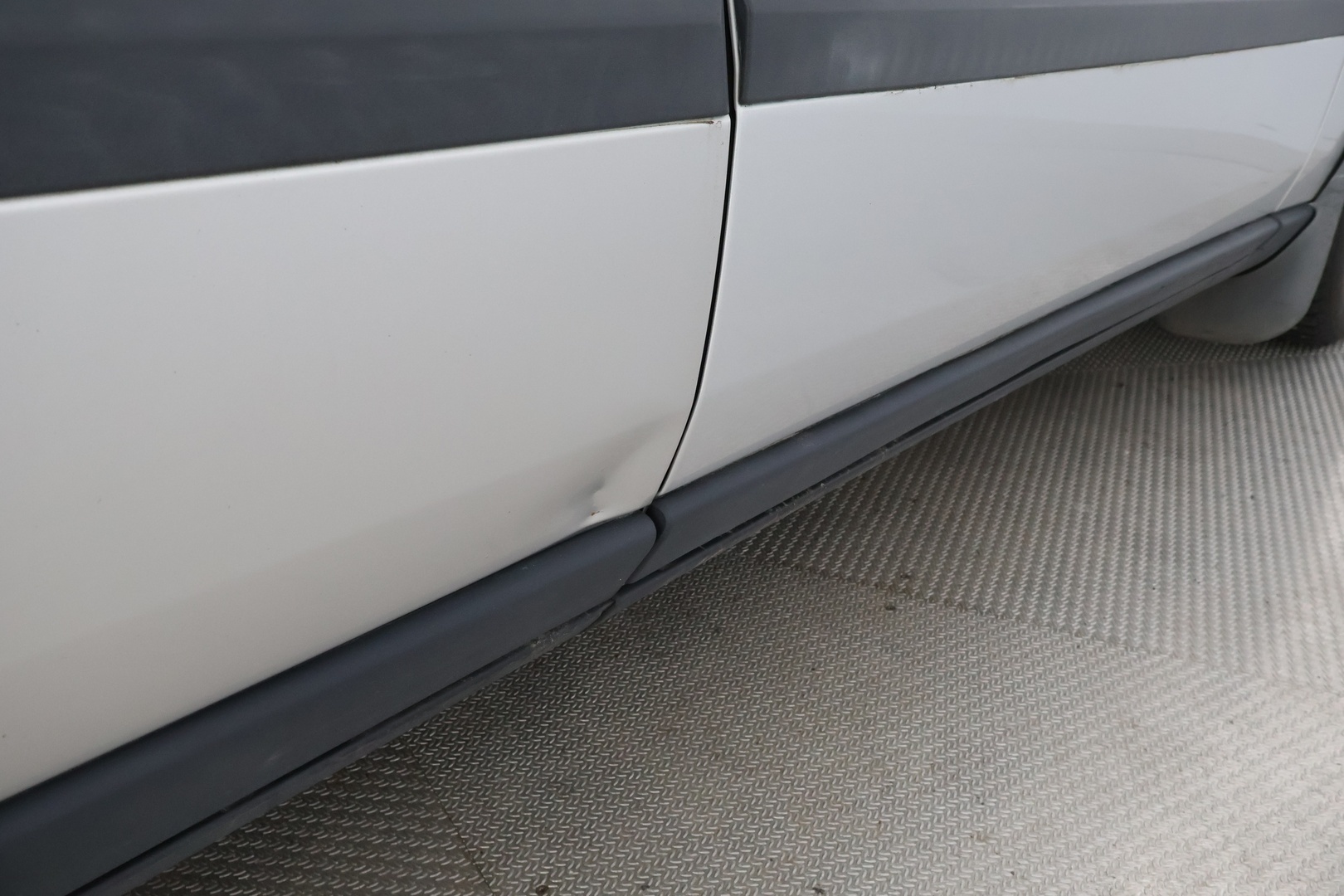 Volvo S60 2001 S60 SEDAN 2.4 TURBO AUTOMATIC *-YritysOutlet - Myydään vain yrityksille* - *Vetokoukku / Vakkari / Nahkasisusta / 2x-renkaat / Katsastus 07/2026!* -YritysOutlet - Myydään vain yrityksille