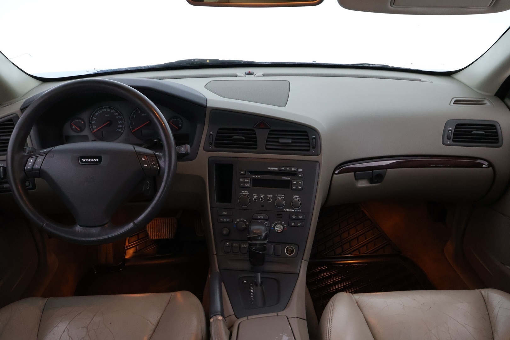 Volvo S60 2001 S60 SEDAN 2.4 TURBO AUTOMATIC *-YritysOutlet - Myydään vain yrityksille* - *Vetokoukku / Vakkari / Nahkasisusta / 2x-renkaat / Katsastus 07/2026!* -YritysOutlet - Myydään vain yrityksille