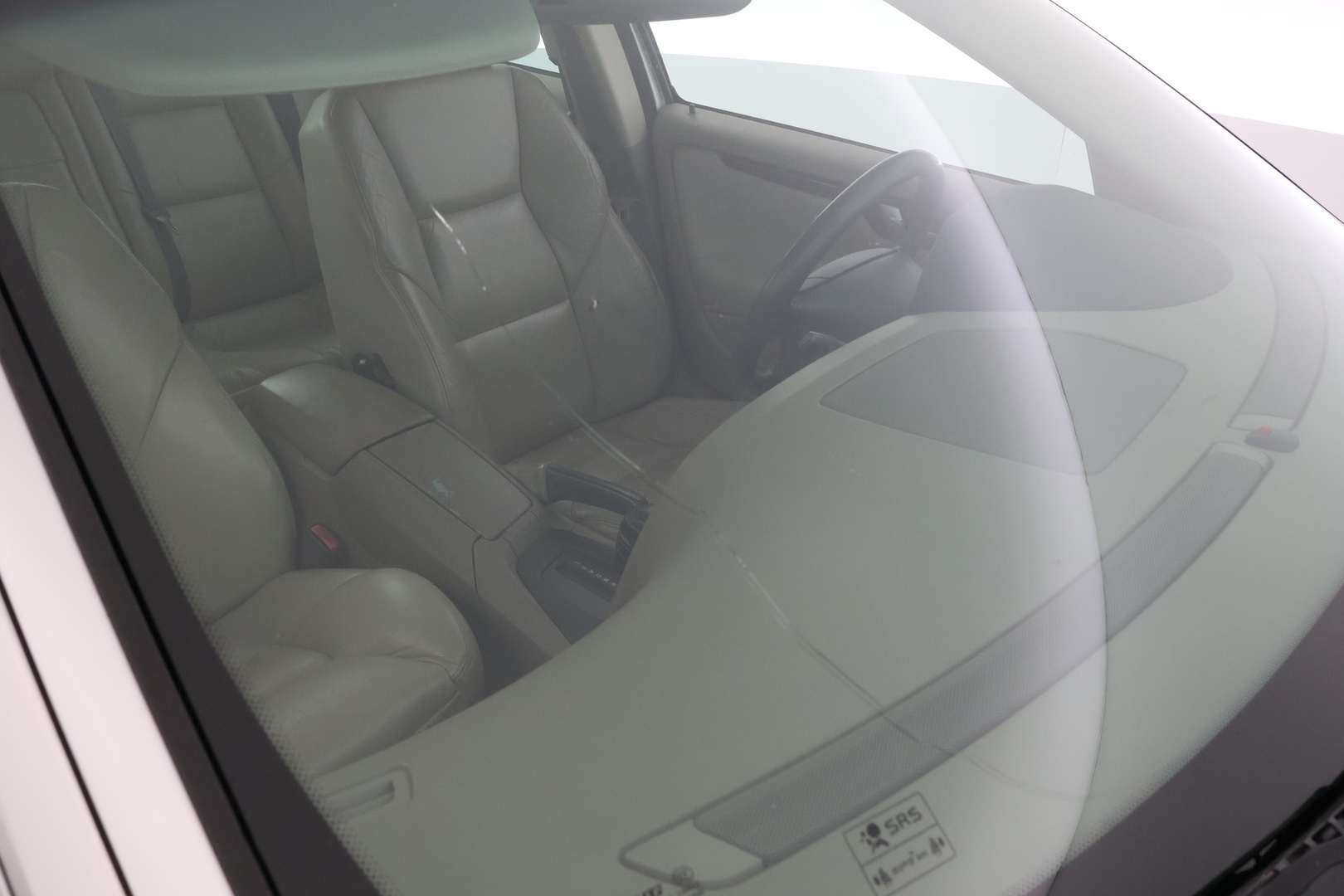 Volvo S60 2001 S60 SEDAN 2.4 TURBO AUTOMATIC *-YritysOutlet - Myydään vain yrityksille* - *Vetokoukku / Vakkari / Nahkasisusta / 2x-renkaat / Katsastus 07/2026!* -YritysOutlet - Myydään vain yrityksille