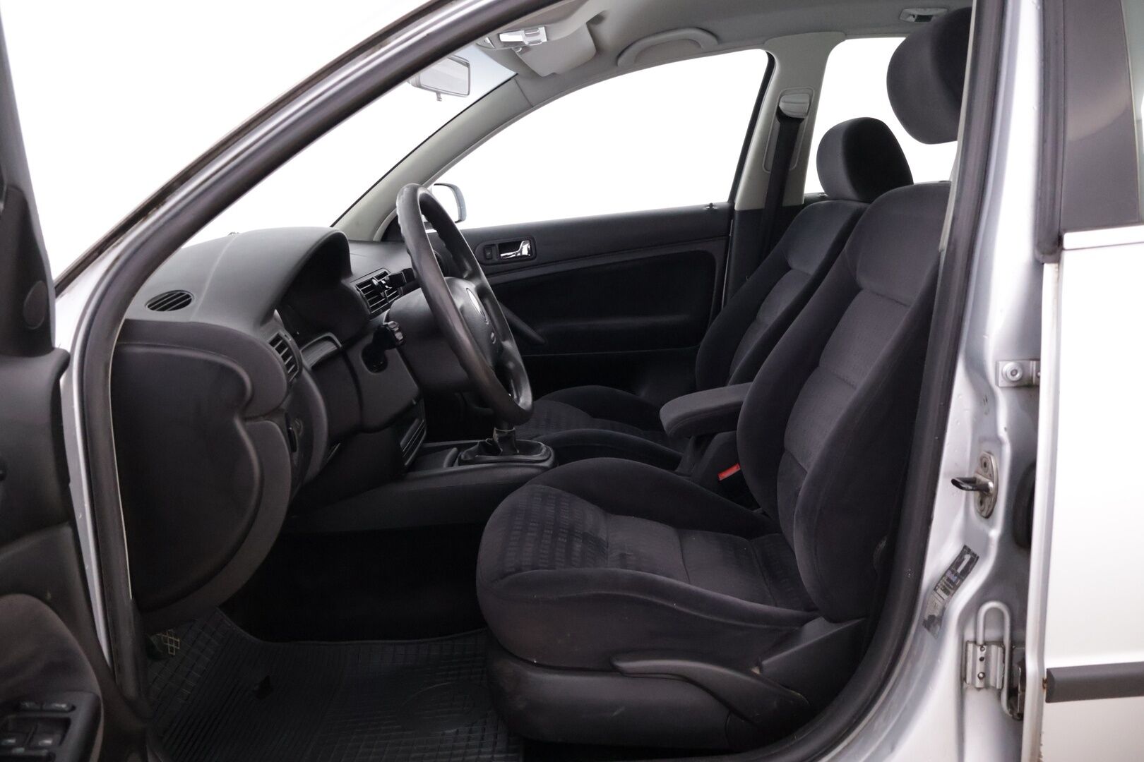 Volkswagen Passat 2003 1.9TDI *Myydään Huutokaupat.com*
