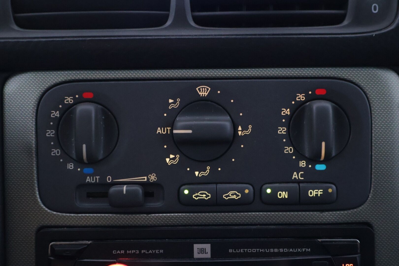 Volvo V70 1999 5D V70 WAGON 2.4 AUTOMATIC-LW61F9/266 - - Myydään Huutokaupat.com