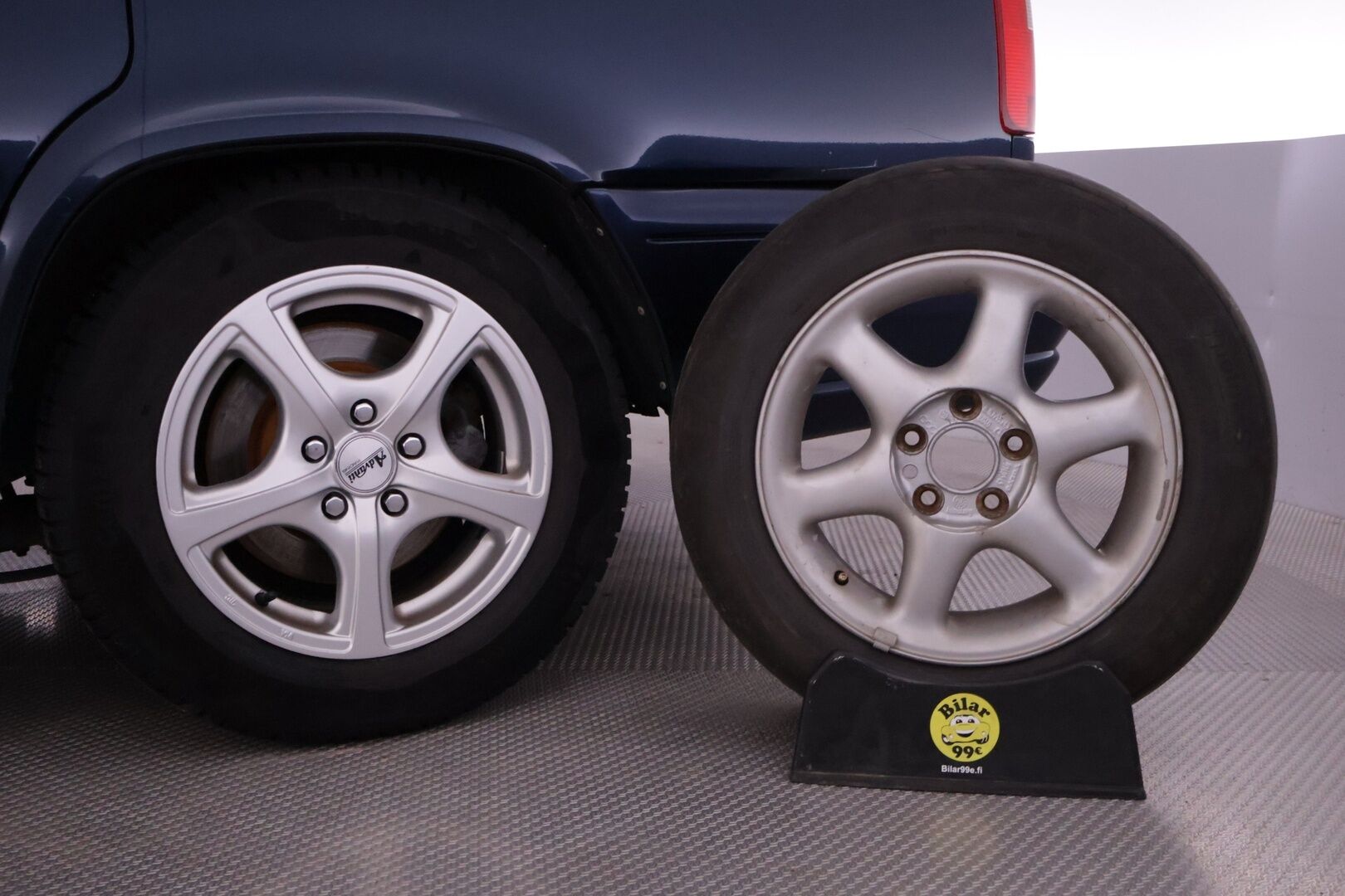 Volvo V70 1999 5D V70 WAGON 2.4 AUTOMATIC-LW61F9/266 - - Myydään Huutokaupat.com