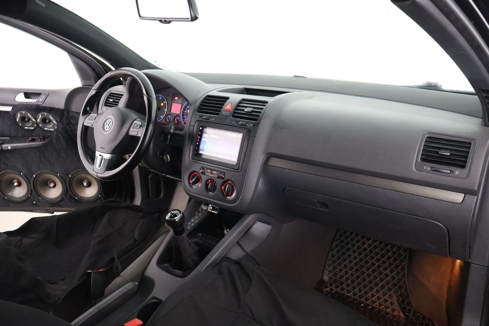Volkswagen Golf 2004 Hatchback 2-0TDI | Hirmuiset poppivehkeet! - -YritysOutlet - Myydään vain yrityksille