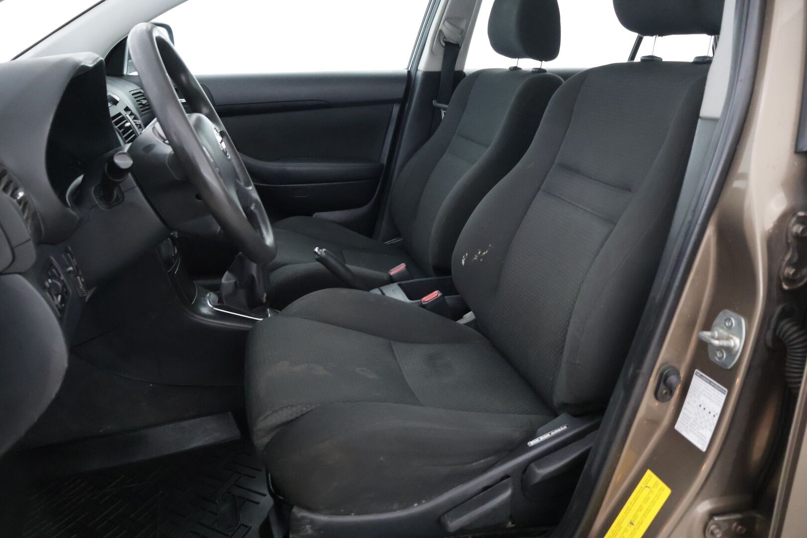 Toyota Avensis 2004 1,8 VVT-i Linea Terra Wagon * YritysOutlet - Myydään vain yrityksille / Heti ajoon / Pitkä leima! - YritysOutlet - Myydään vain yrityksille / Leimaa 10/2026