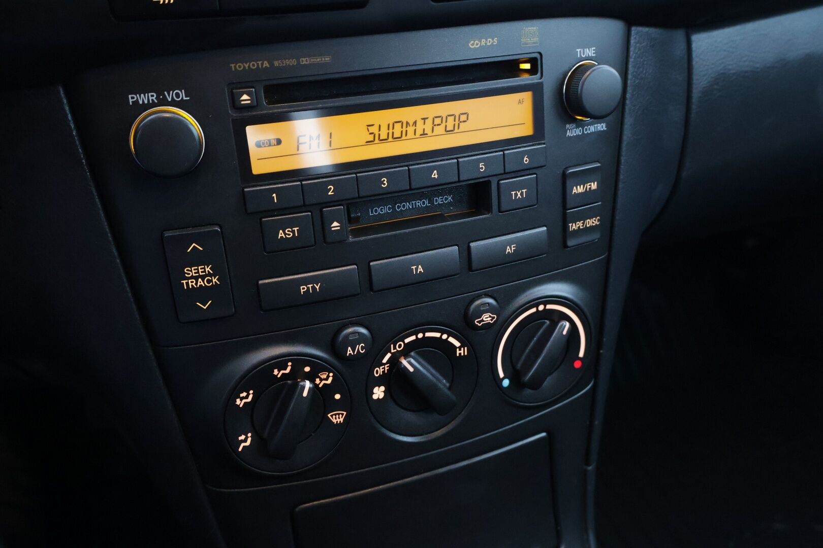 Toyota Avensis 2004 1,8 VVT-i Linea Terra Wagon * YritysOutlet - Myydään vain yrityksille / Heti ajoon / Pitkä leima! - YritysOutlet - Myydään vain yrityksille / Leimaa 10/2026