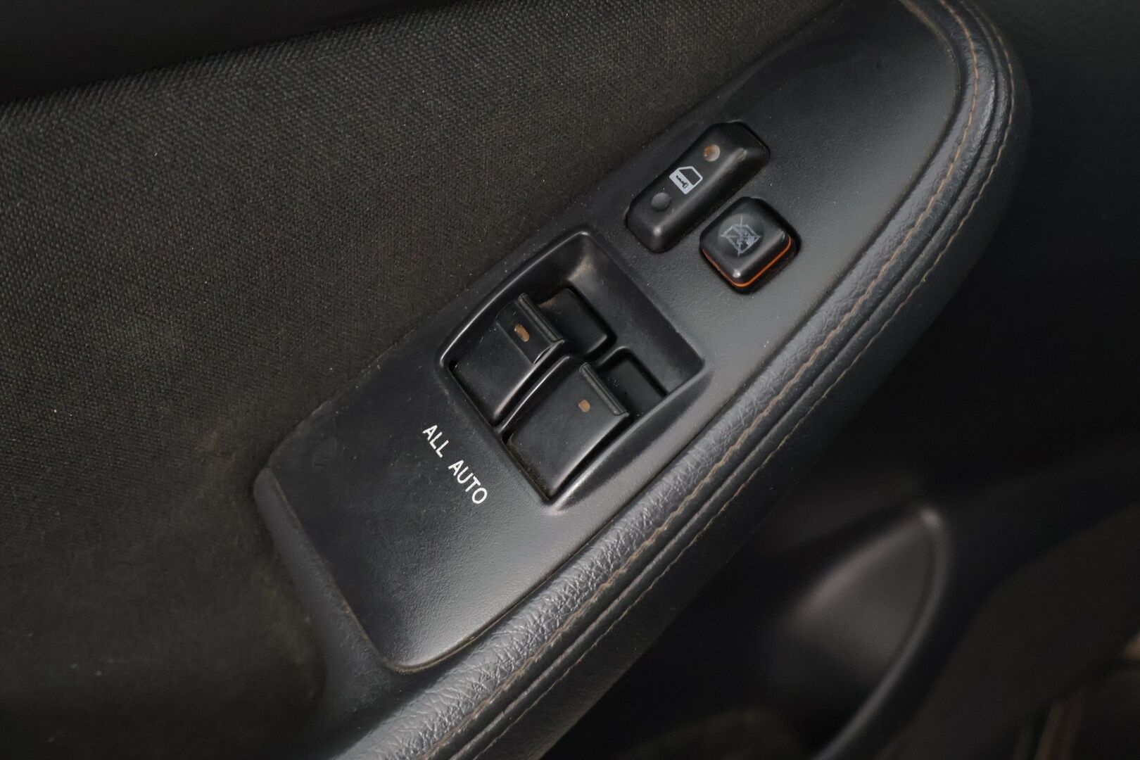 Toyota Avensis 2004 1,8 VVT-i Linea Terra Wagon * YritysOutlet - Myydään vain yrityksille / Heti ajoon / Pitkä leima! - YritysOutlet - Myydään vain yrityksille / Leimaa 10/2026