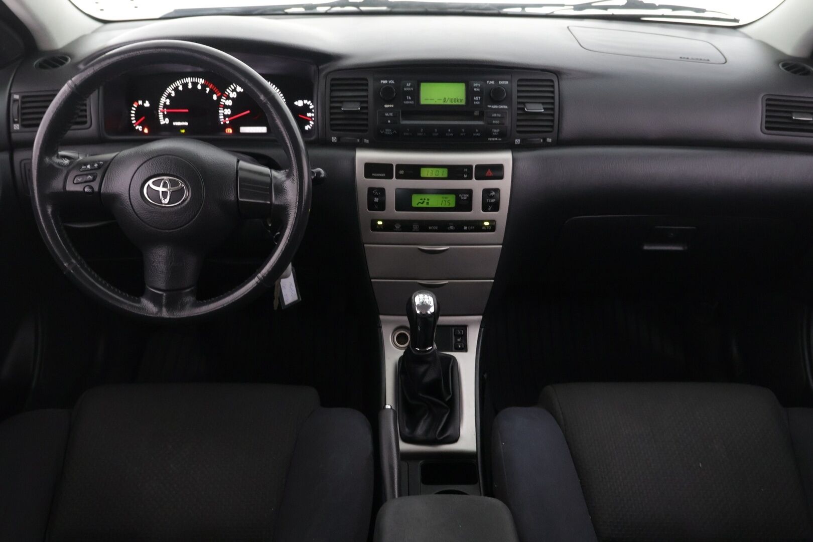 Toyota Corolla 2004 4D COROLLA HATCHBACK 1.6-ZZE121L-AHMNKW/260 - *Yritys Outlet- Myydään vain yrityksille!* | Luottopeli| Huoltokirja