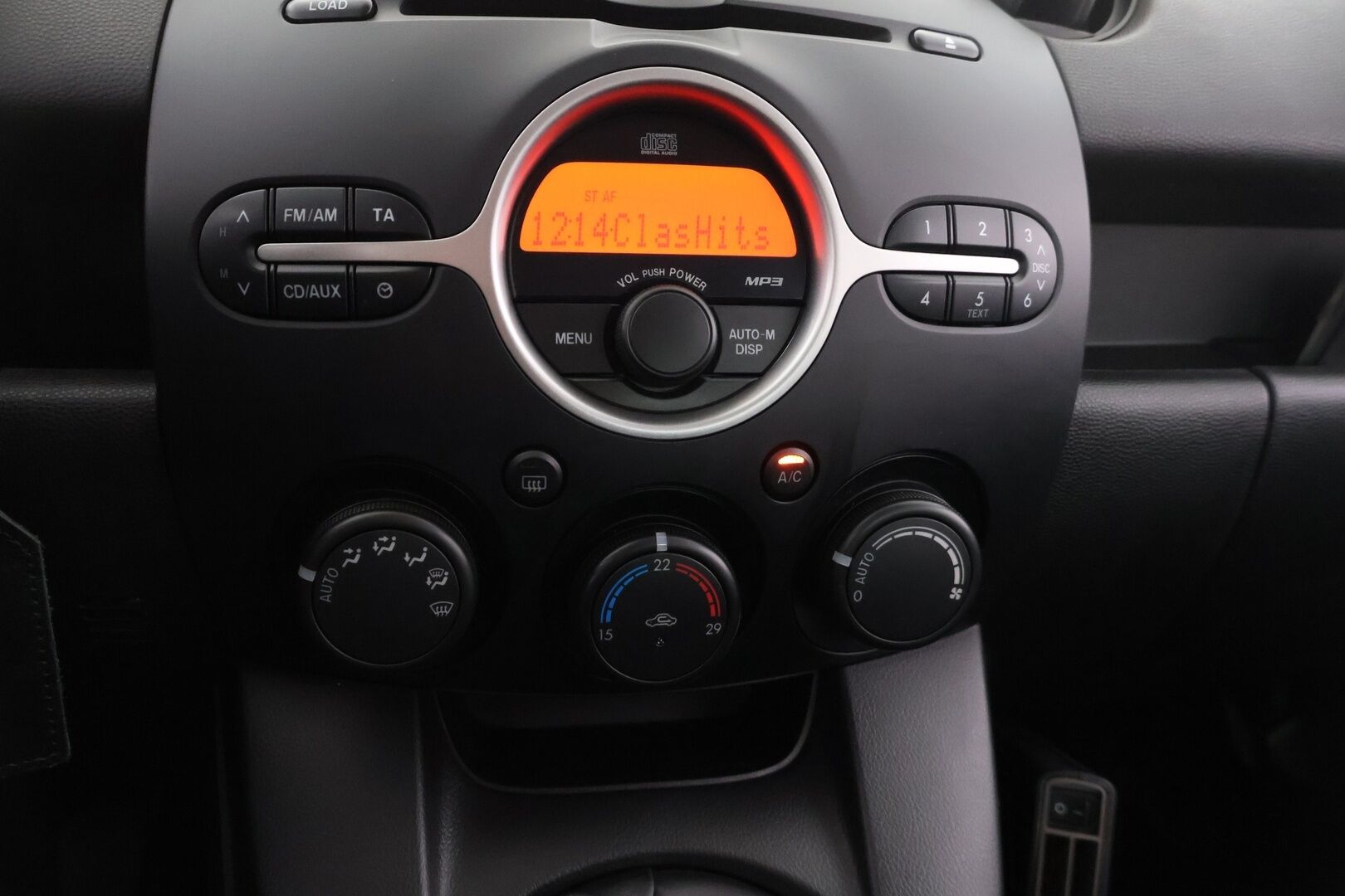 Mazda Mazda2 2008 1,5 Touring Business 5MT 5ov Z04 *MYYDÄÄN HUUTOKAUPAT.COM*
