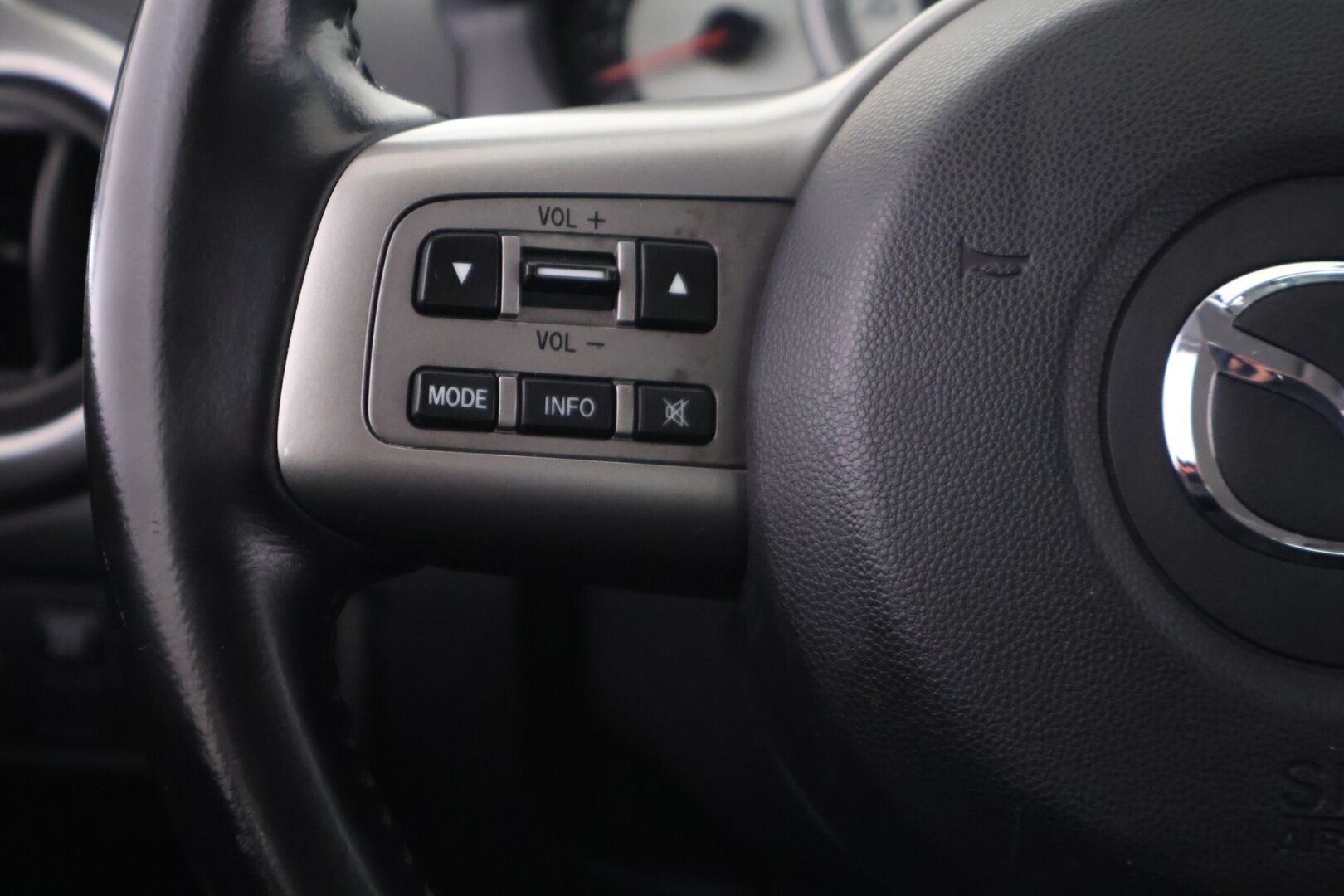 Mazda Mazda2 2008 1,5 Touring Business 5MT 5ov Z04