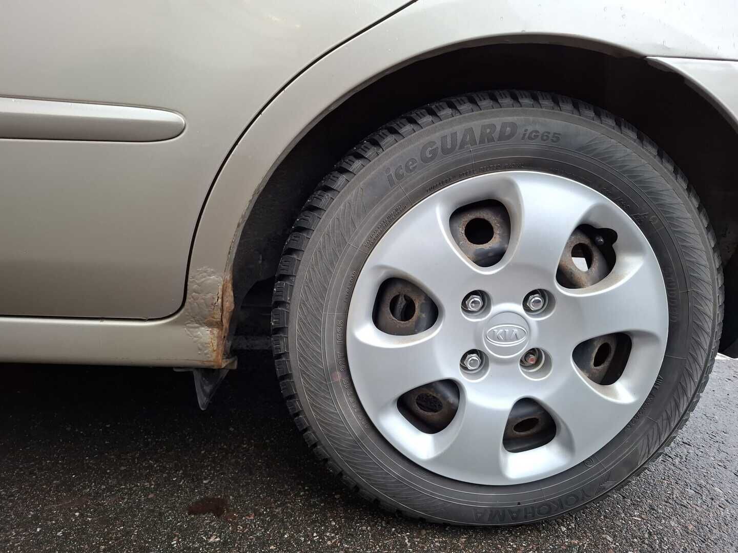 Kia Cerato 2006 *YritysOutlet - Myydään vain yrityksille* - *YritysOutlet - Myydään vain yrityksille* Sähköikkunat / Ilmastointi / Lohko sisä *