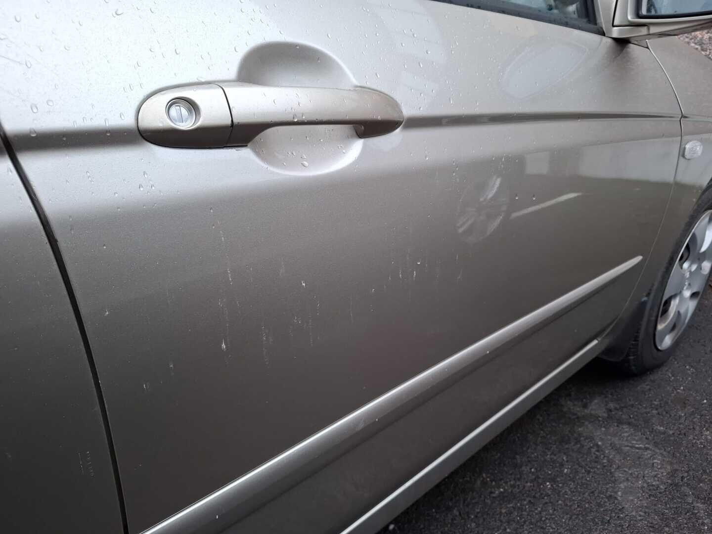 Kia Cerato 2006 *YritysOutlet - Myydään vain yrityksille* - *YritysOutlet - Myydään vain yrityksille* Sähköikkunat / Ilmastointi / Lohko sisä *