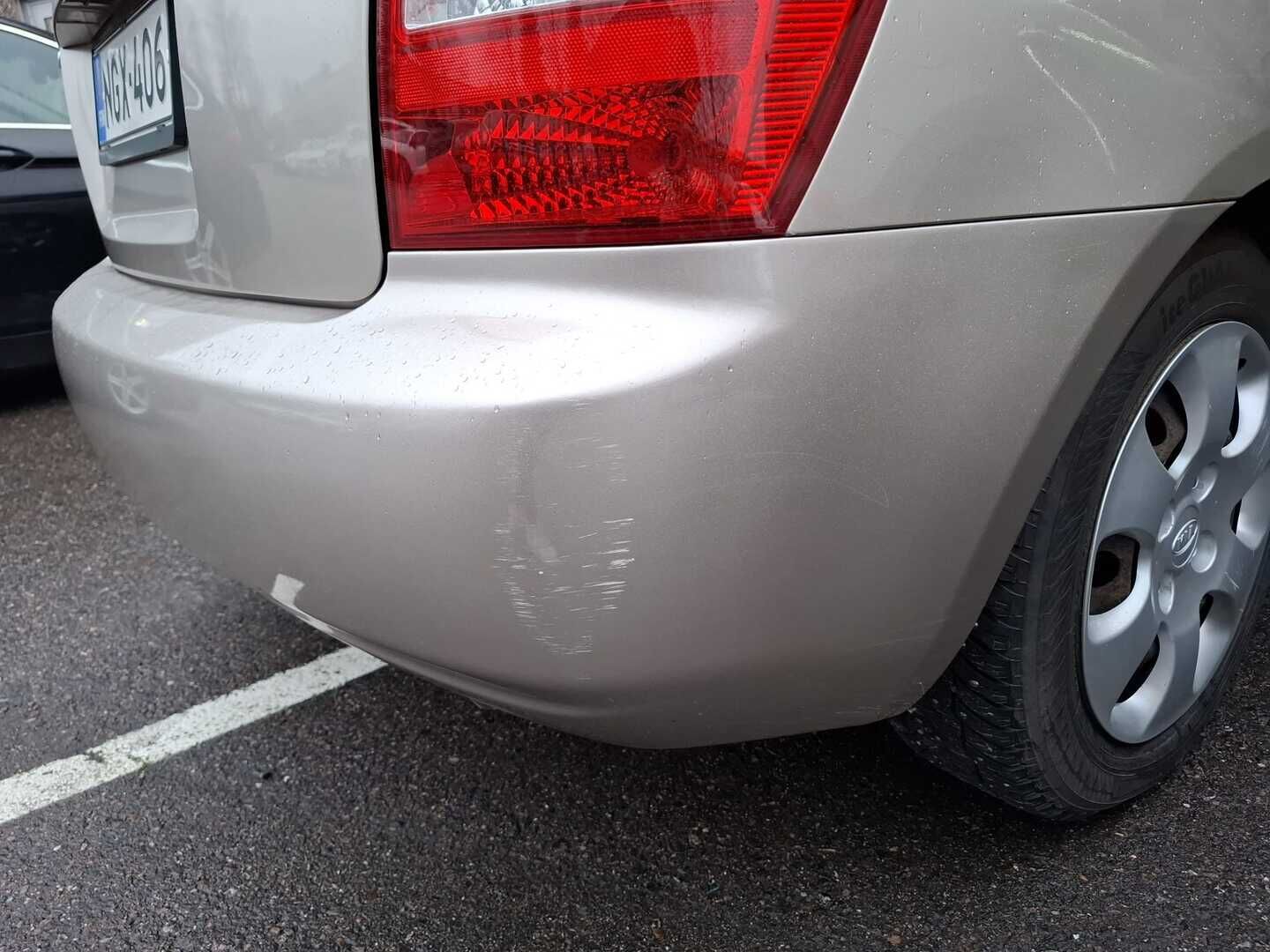 Kia Cerato 2006 *YritysOutlet - Myydään vain yrityksille* - *YritysOutlet - Myydään vain yrityksille* Sähköikkunat / Ilmastointi / Lohko sisä *