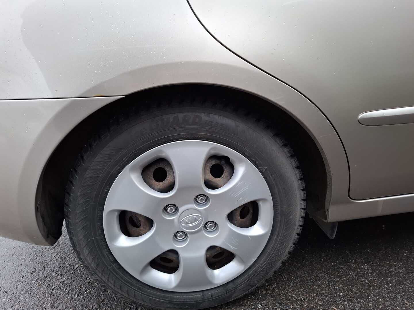 Kia Cerato 2006 *YritysOutlet - Myydään vain yrityksille* - *YritysOutlet - Myydään vain yrityksille* Sähköikkunat / Ilmastointi / Lohko sisä *