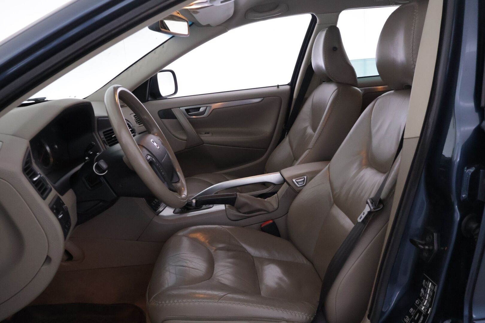 Volvo XC70 2007 D5 AWD Summum aut * Myydään Huutokaupat.com * - – Myydään Huutokaupat.com