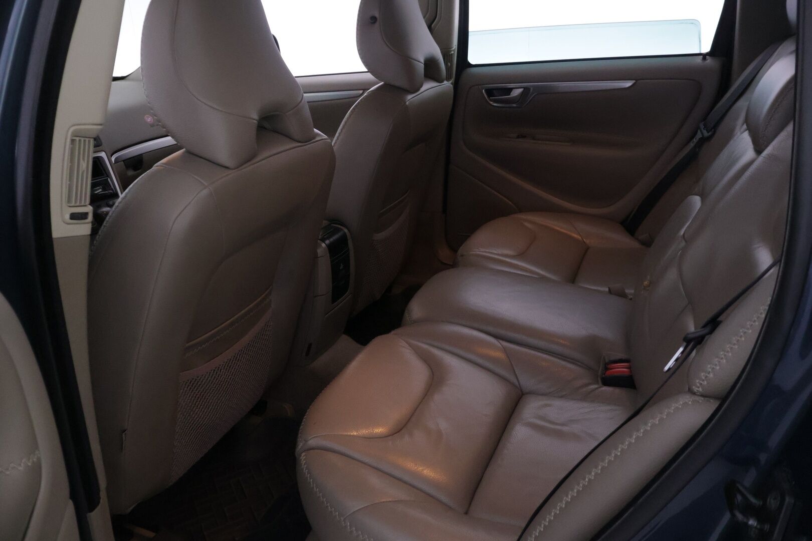 Volvo XC70 2007 D5 AWD Summum aut * Myydään Huutokaupat.com * - – Myydään Huutokaupat.com