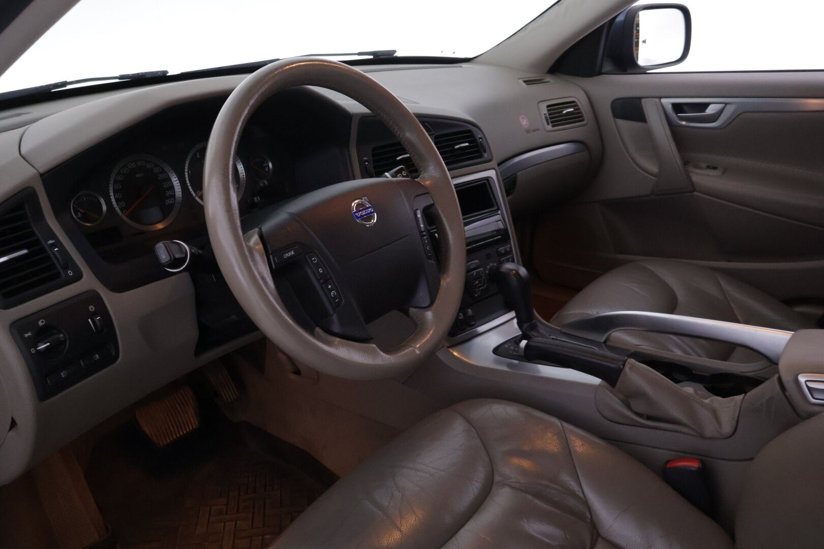 Volvo XC70 2007 D5 AWD Summum aut * Myydään Huutokaupat.com * - – Myydään Huutokaupat.com