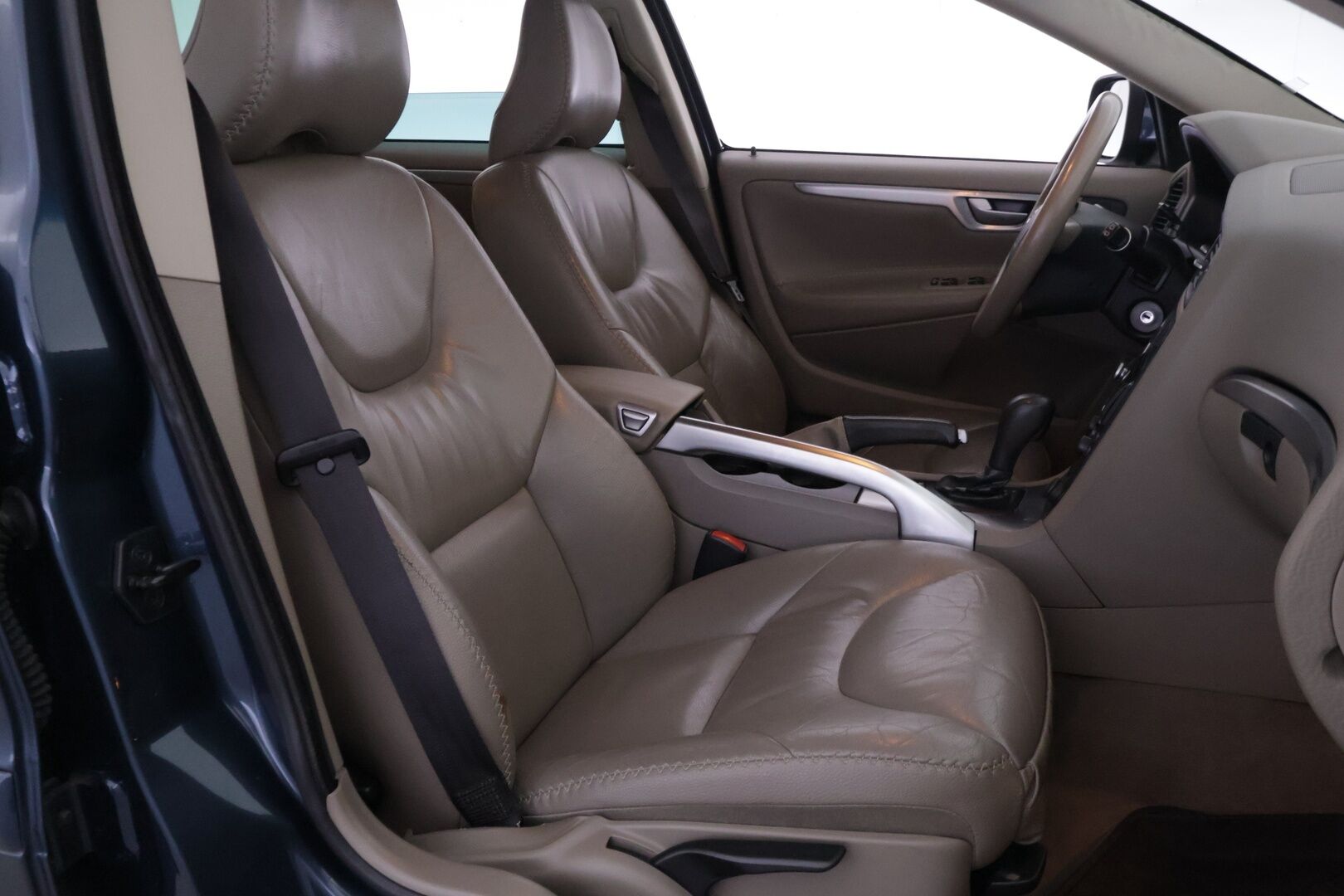 Volvo XC70 2007 D5 AWD Summum aut * Myydään Huutokaupat.com * - – Myydään Huutokaupat.com
