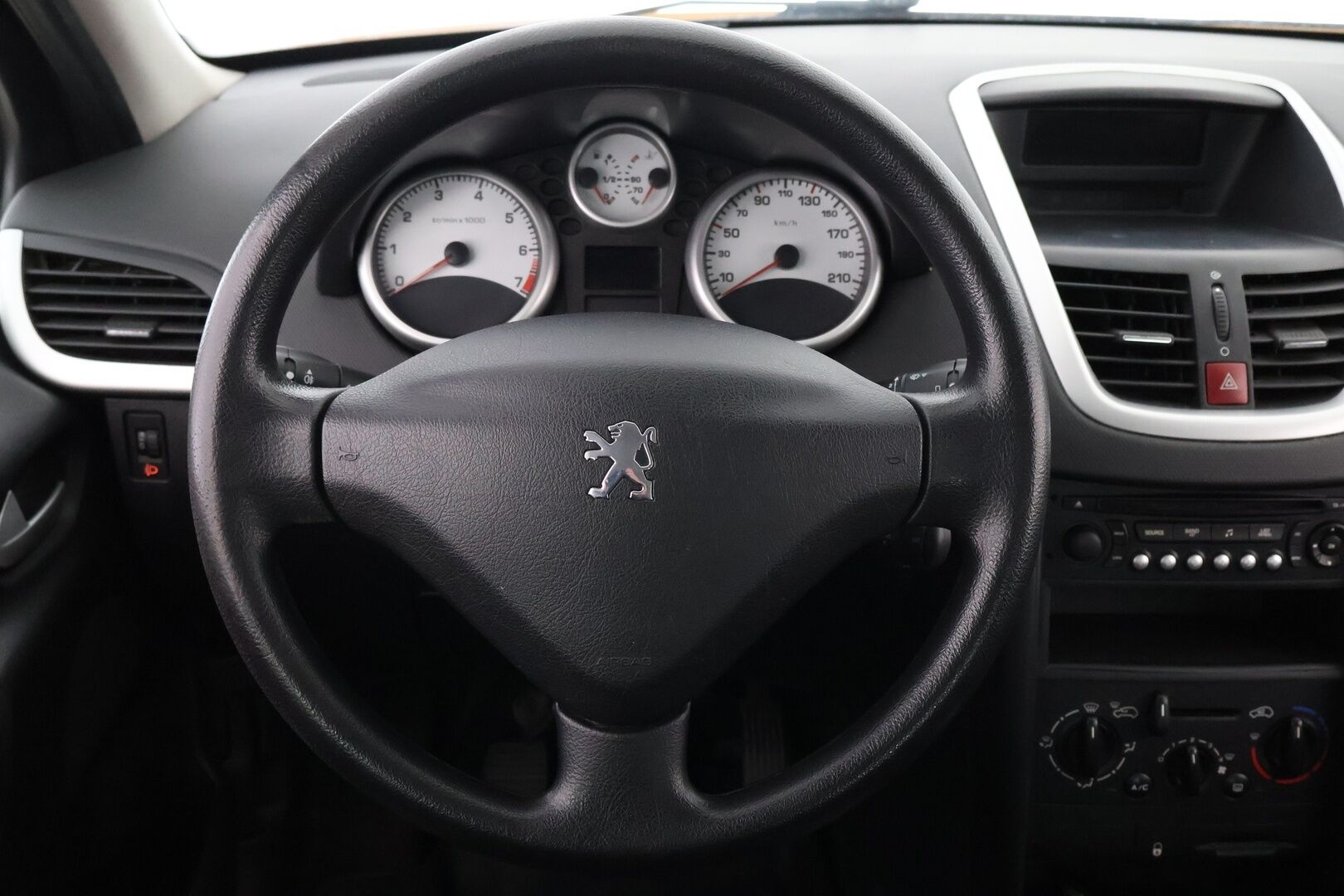 Peugeot 207 2007 - YritysOutlet - Myydään vain yrityksille - *Ilmastointi / Huoltokirja / Lohko+sisähaara / Fiksu kauppakassi!*