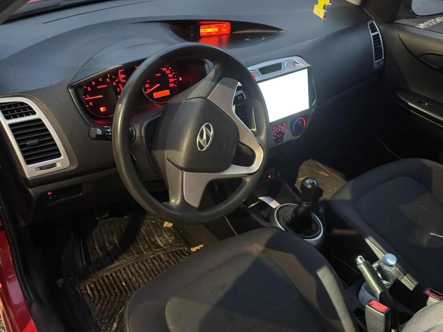 Hyundai i20 2010 1,2 Classic 5d ** YritysOutlet - Myydään vain yrityksille* - ** JUURI KATSASTETTU / Kamera / Android näyttö / Google maps / Lohko