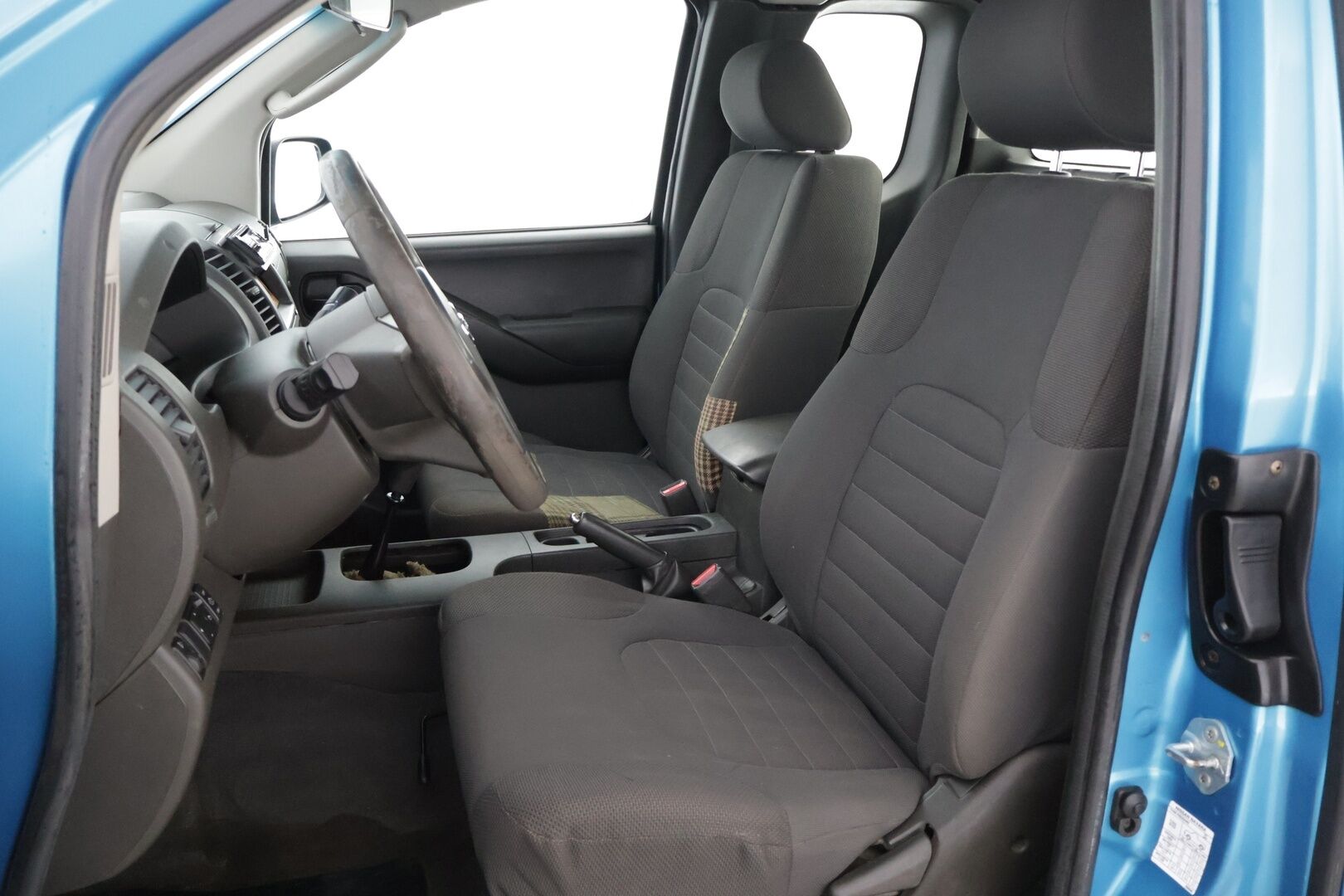 Nissan Navara 2008 2,5 dCi 171 hv LE 4x4 King Cab * YritysOutlet-Myydään vain yrityksille * - * YritysOutlet-Myydään vain yrityksille *
