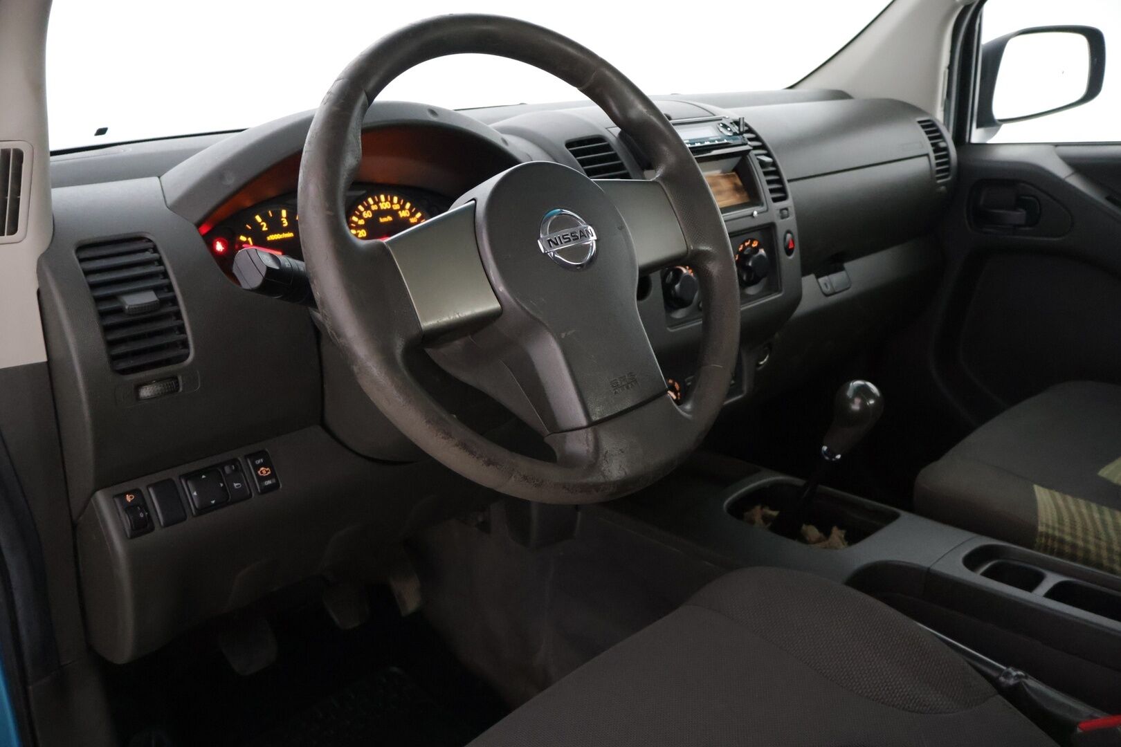 Nissan Navara 2008 2,5 dCi 171 hv LE 4x4 King Cab * YritysOutlet-Myydään vain yrityksille * - * YritysOutlet-Myydään vain yrityksille *