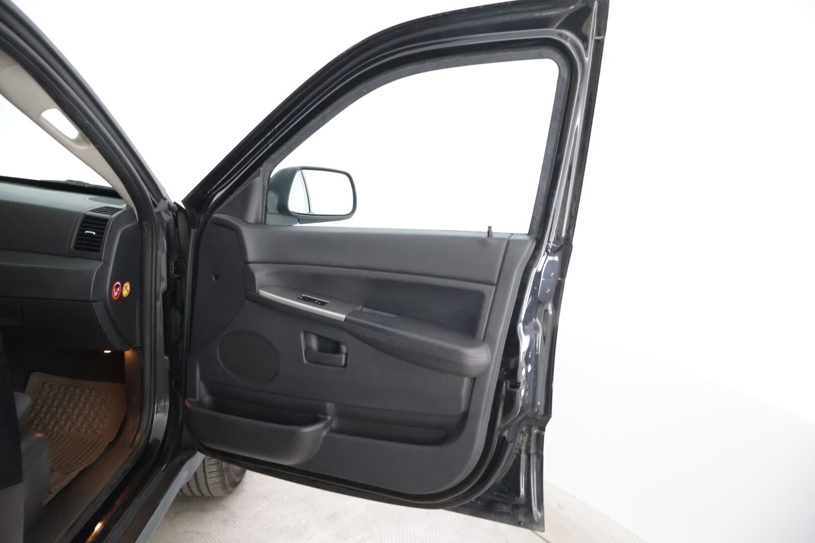 Jeep Grand Cherokee 2008 3,0 CRD A5 QT LAREDO *Myydään huutokaupat.com-sivustolla / Suomiauto / Kattavasti korjattu / Vakkari / Lohkolämmitin ** - *Isolla rahalla korjattu ja huollettu! / 3500kg vetomassa! / Kaksilla renkailla!*