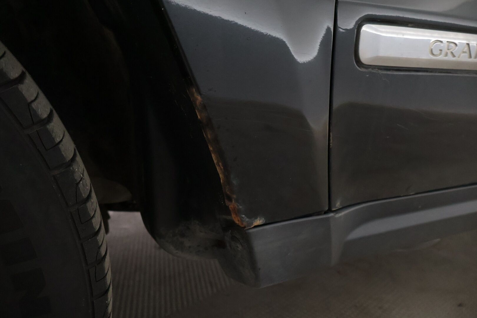 Jeep Grand Cherokee 2008 3,0 CRD A5 QT LAREDO *Myydään huutokaupat.com-sivustolla / Suomiauto / Kattavasti korjattu / Vakkari / Lohkolämmitin ** - *Isolla rahalla korjattu ja huollettu! / 3500kg vetomassa! / Kaksilla renkailla!*