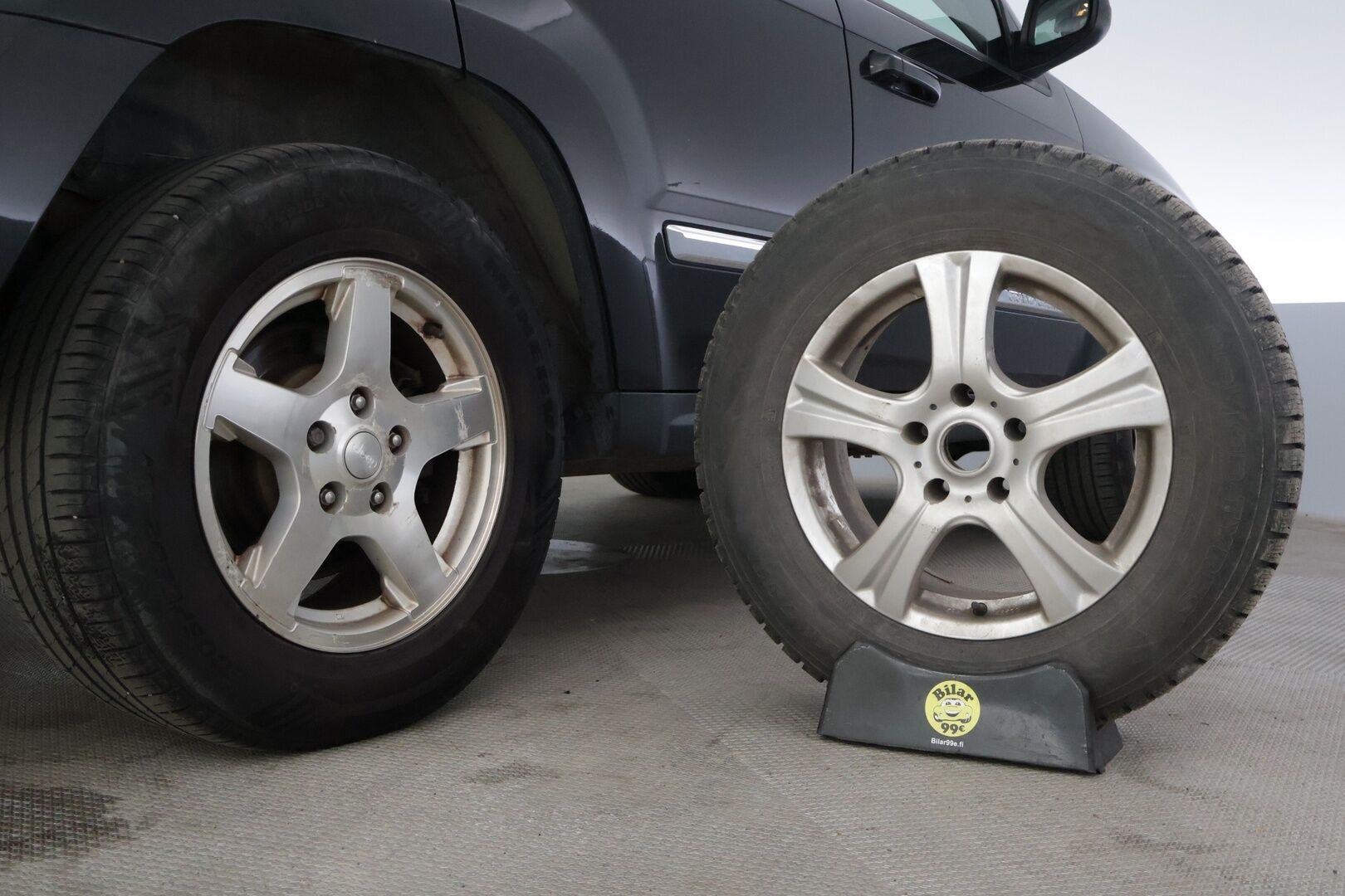 Jeep Grand Cherokee 2008 3,0 CRD A5 QT LAREDO *Myydään huutokaupat.com-sivustolla / Suomiauto / Kattavasti korjattu / Vakkari / Lohkolämmitin ** - *Isolla rahalla korjattu ja huollettu! / 3500kg vetomassa! / Kaksilla renkailla!*