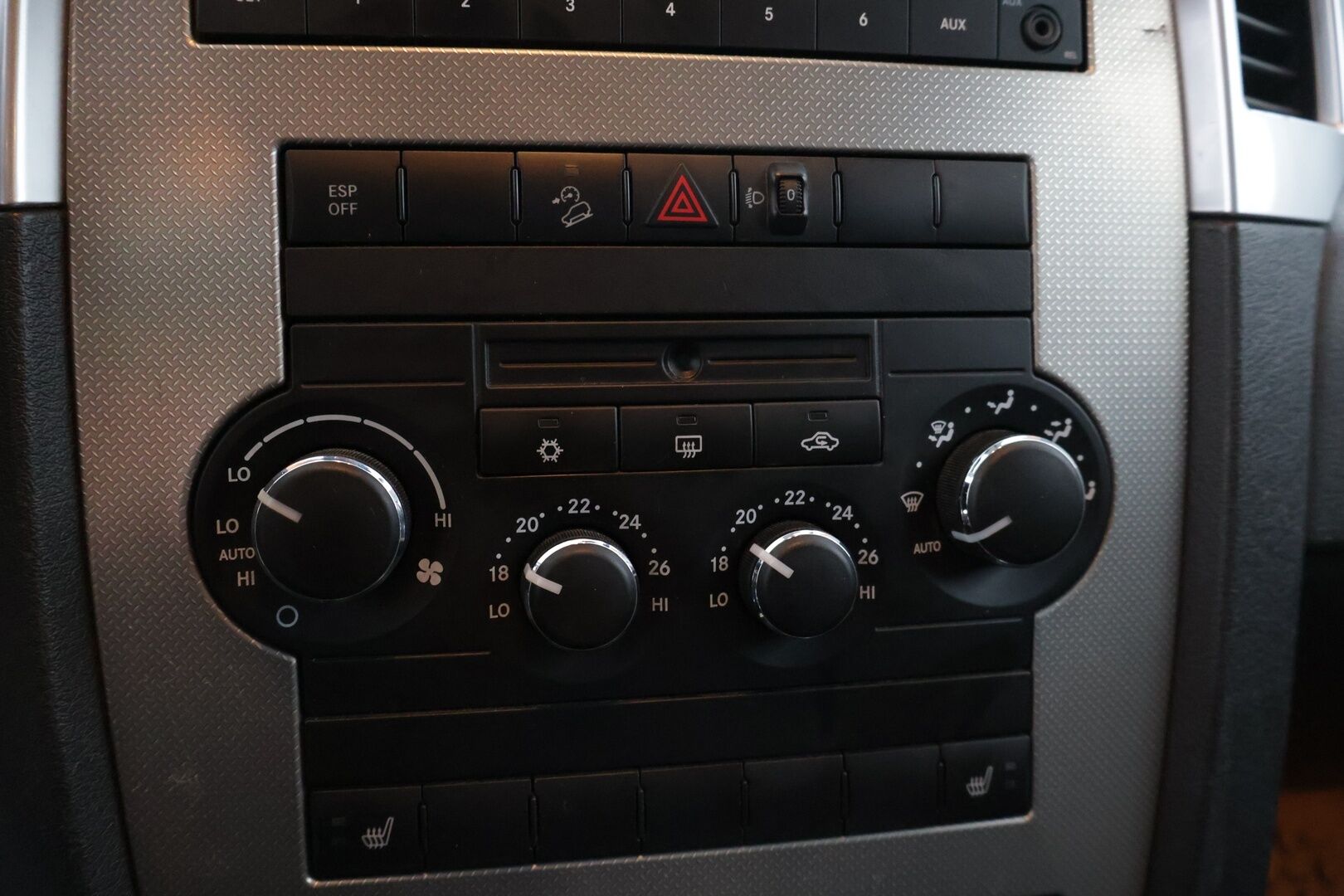 Jeep Grand Cherokee 2008 3,0 CRD A5 QT LAREDO *Myydään huutokaupat.com-sivustolla / Suomiauto / Kattavasti korjattu / Vakkari / Lohkolämmitin ** - *Isolla rahalla korjattu ja huollettu! / 3500kg vetomassa! / Kaksilla renkailla!*