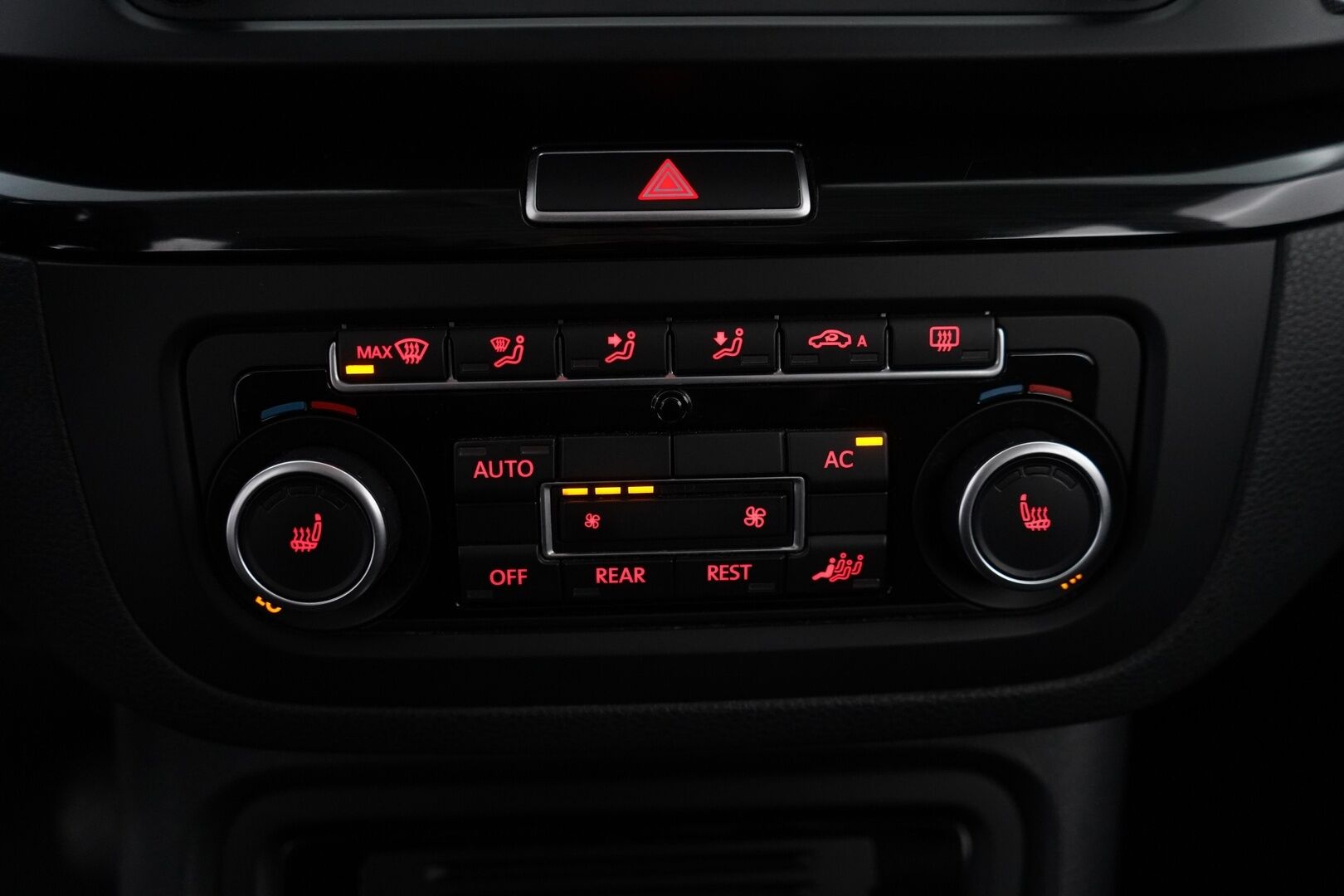 Seat Alhambra 2012 *YritysOutlet - Myydään vain yrityksille / Webasto / Koukku / Hyvät huollot / Vakkari / Tutkat* - Tämä auto myydään YritysOutlet -valikoimasta vain yritykselle