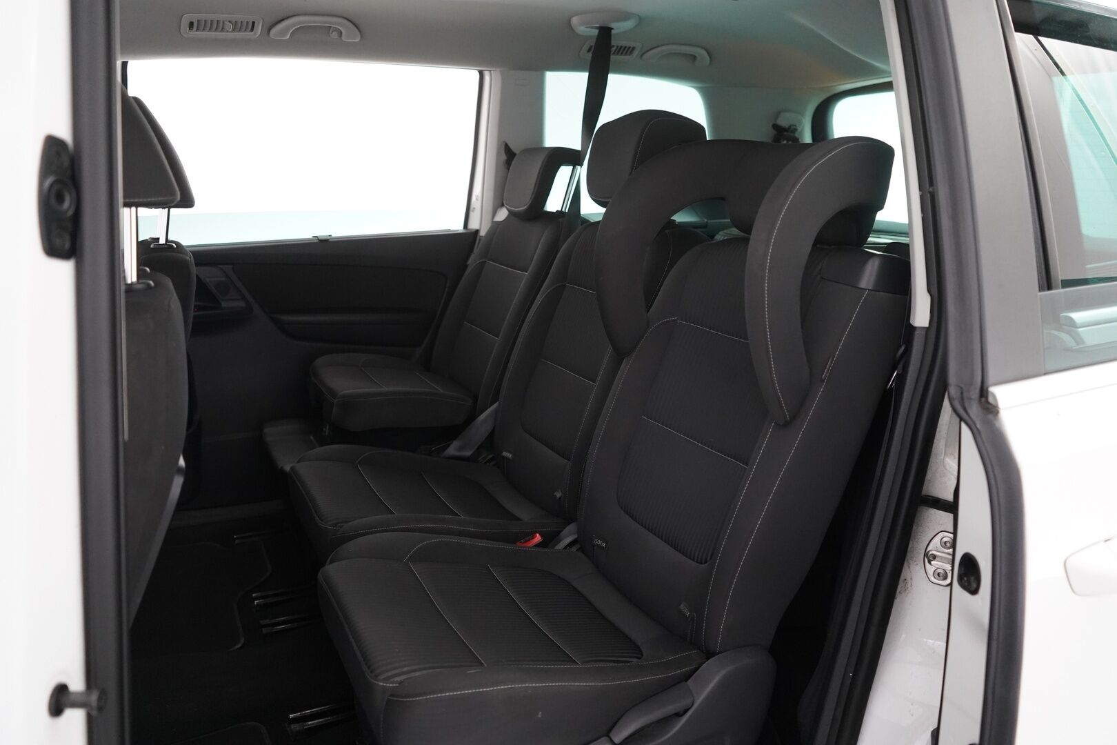 Seat Alhambra 2012 *YritysOutlet - Myydään vain yrityksille / Webasto / Koukku / Hyvät huollot / Vakkari / Tutkat* - Tämä auto myydään YritysOutlet -valikoimasta vain yritykselle