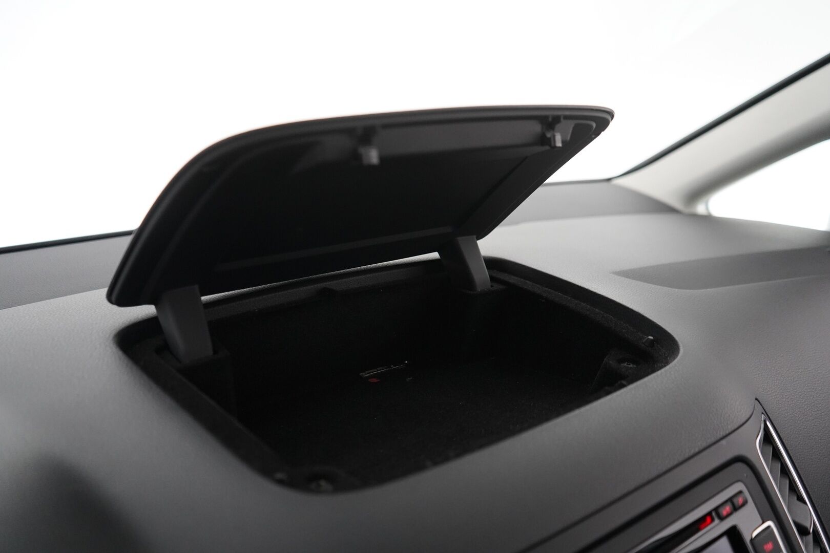 Seat Alhambra 2012 *YritysOutlet - Myydään vain yrityksille / Webasto / Koukku / Hyvät huollot / Vakkari / Tutkat* - Tämä auto myydään YritysOutlet -valikoimasta vain yritykselle