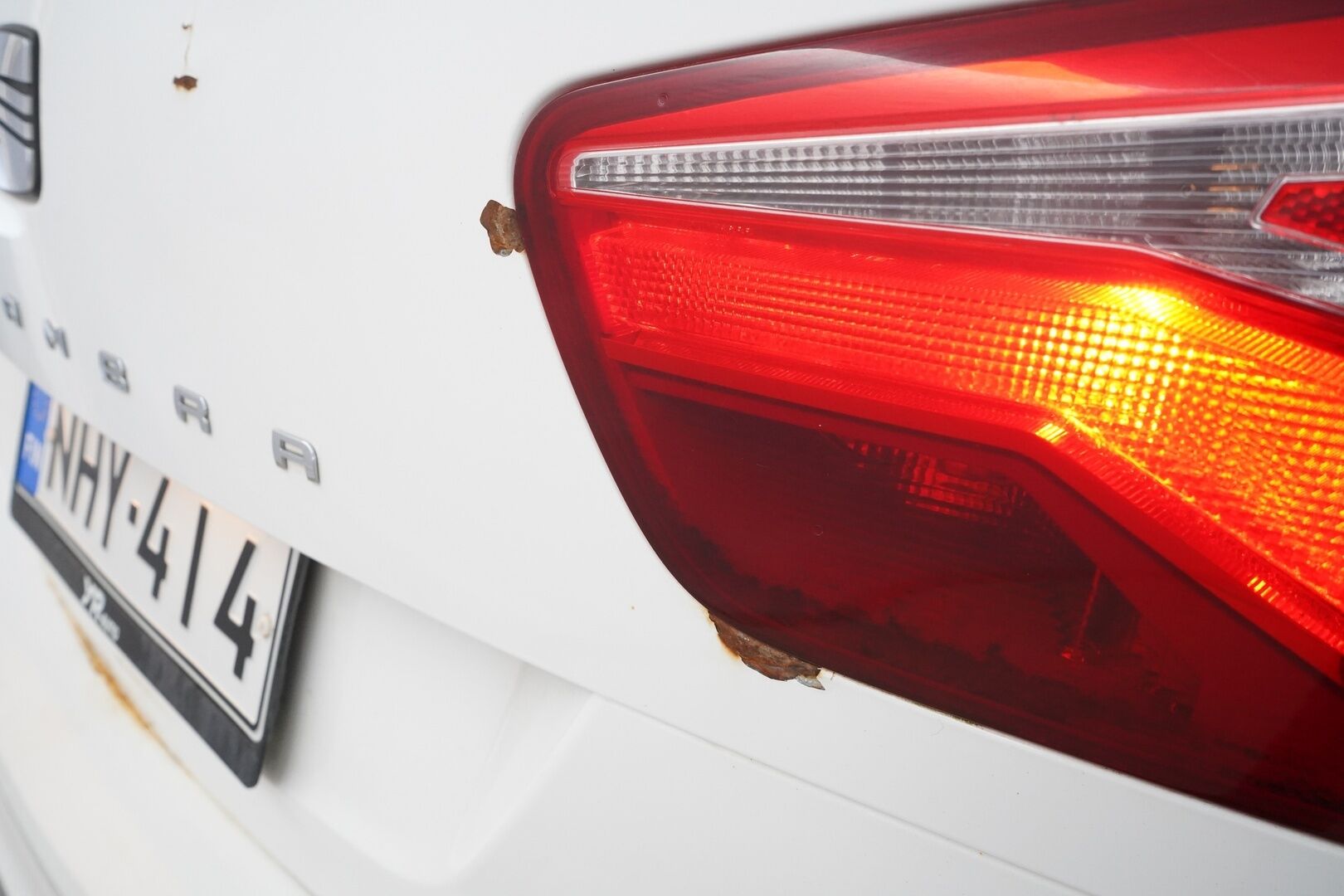 Seat Alhambra 2012 *YritysOutlet - Myydään vain yrityksille / Webasto / Koukku / Hyvät huollot / Vakkari / Tutkat* - Tämä auto myydään YritysOutlet -valikoimasta vain yritykselle