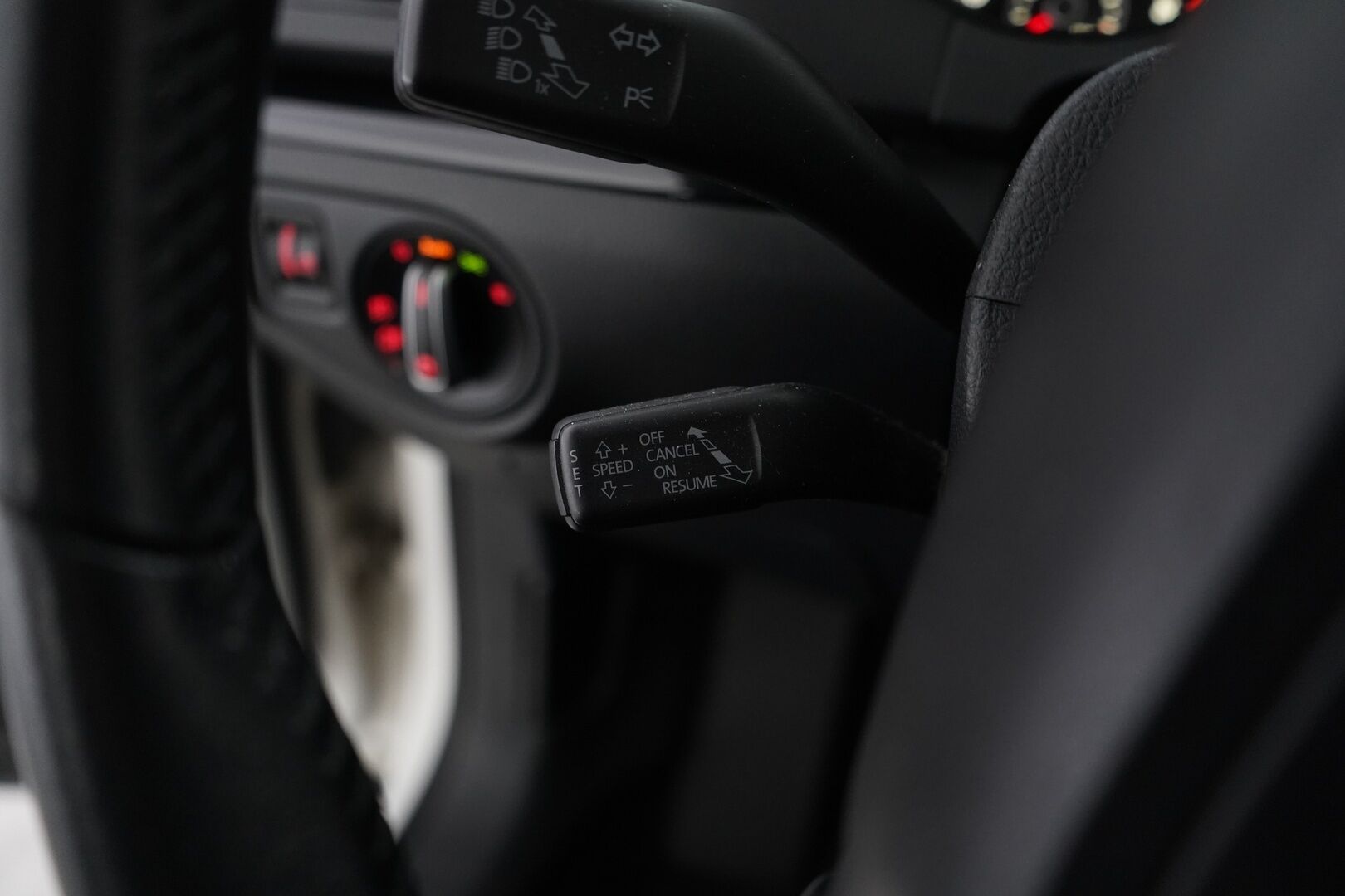 Seat Alhambra 2012 *YritysOutlet - Myydään vain yrityksille / Webasto / Koukku / Hyvät huollot / Vakkari / Tutkat* - Tämä auto myydään YritysOutlet -valikoimasta vain yritykselle