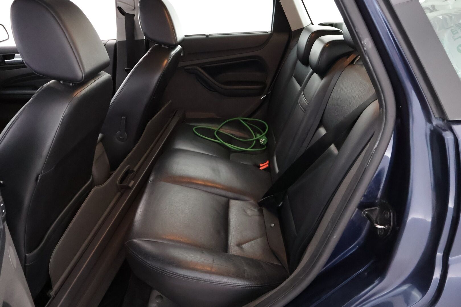 Ford Focus 2005 2,0 145hv Titanium M5 - YritysOutlet - Myydään vain yrityksille - – Tämä auto myydään YritysOutlet -valikoimasta vain yritykselle