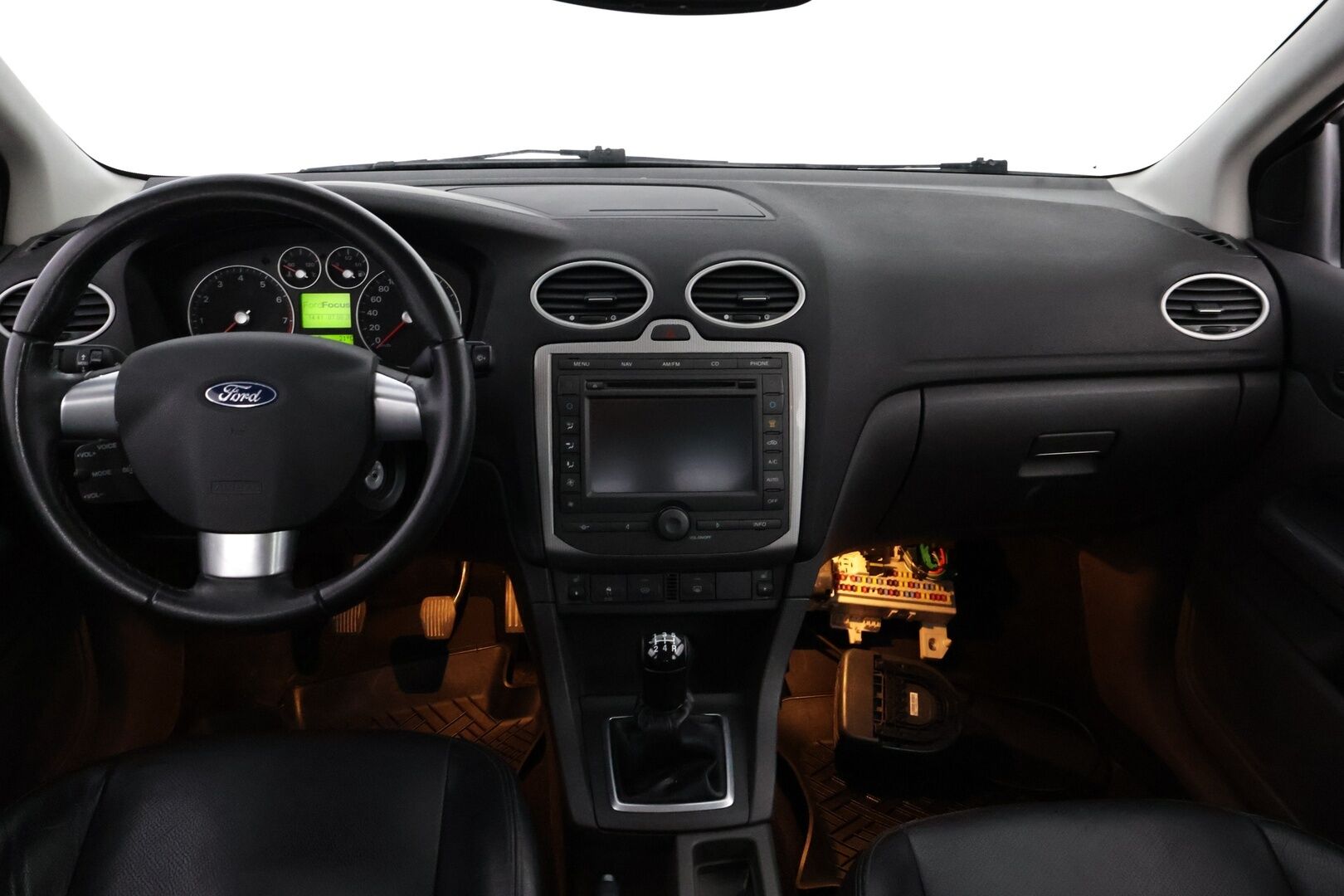 Ford Focus 2005 2,0 145hv Titanium M5 - YritysOutlet - Myydään vain yrityksille - – Tämä auto myydään YritysOutlet -valikoimasta vain yritykselle