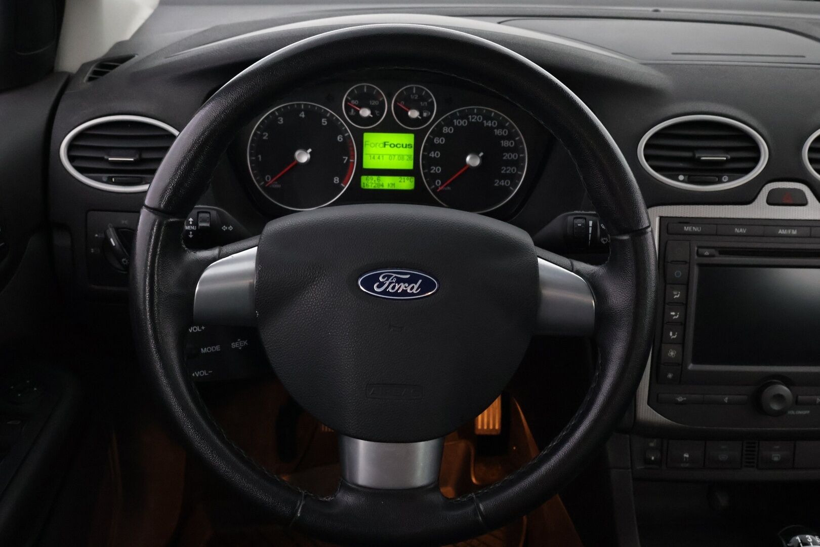 Ford Focus 2005 2,0 145hv Titanium M5 - YritysOutlet - Myydään vain yrityksille - – Tämä auto myydään YritysOutlet -valikoimasta vain yritykselle