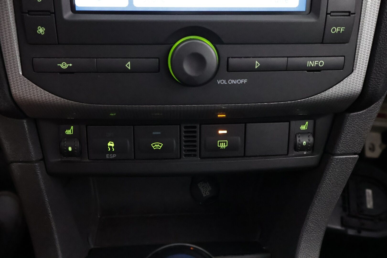 Ford Focus 2005 2,0 145hv Titanium M5 - YritysOutlet - Myydään vain yrityksille - – Tämä auto myydään YritysOutlet -valikoimasta vain yritykselle